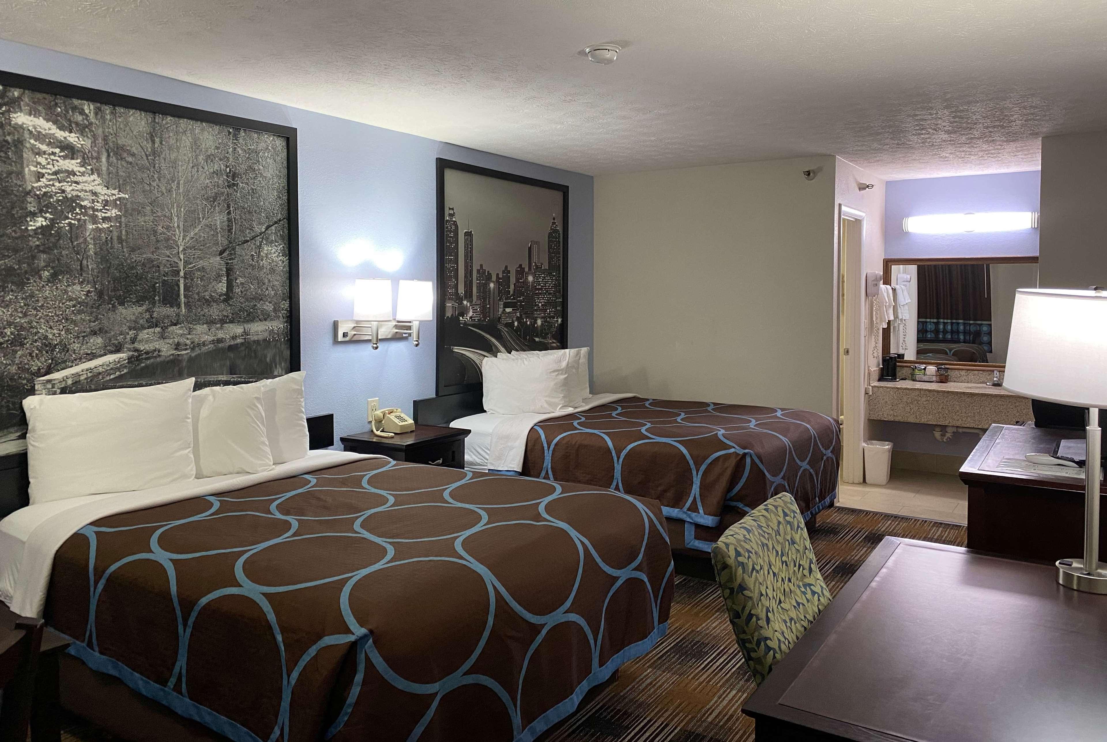 Quadruple Two Queen Beds Non Smoking