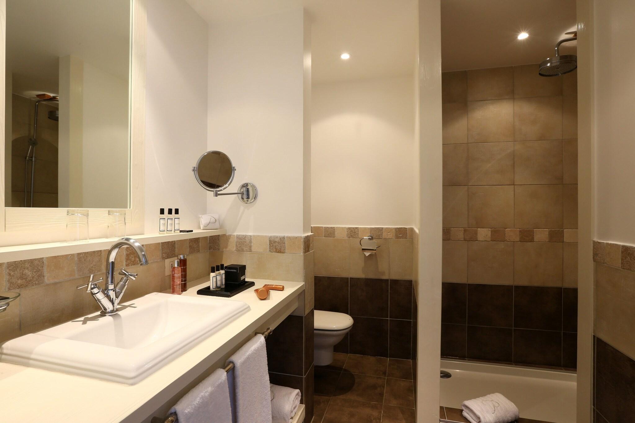 Double Superior Queen Bed