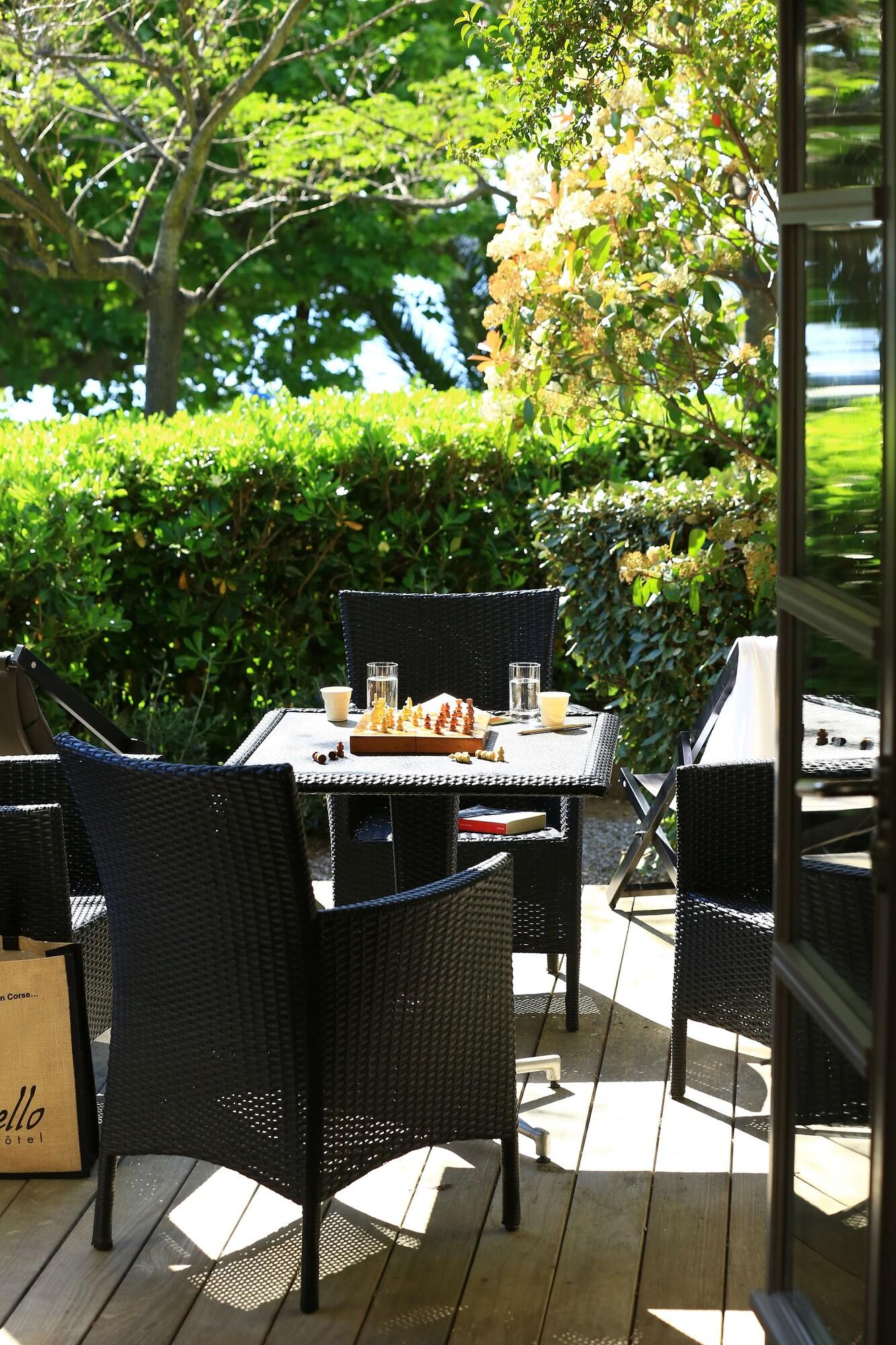 Suite Queen Size Bed