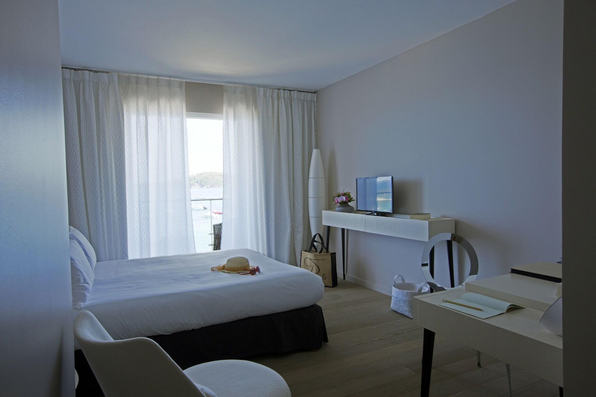 Double Superior Queen Bed