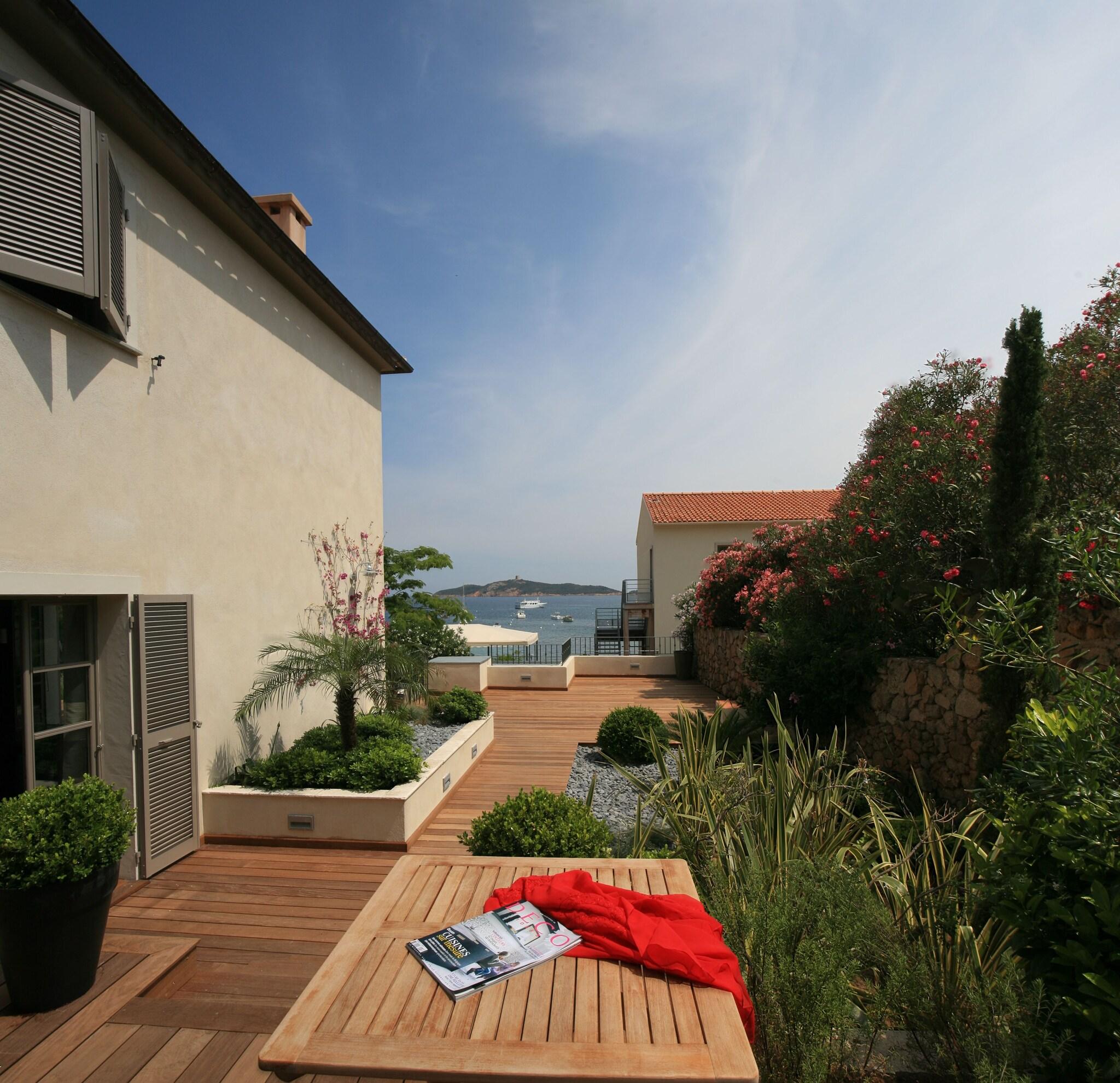 Double Queen Size Bed