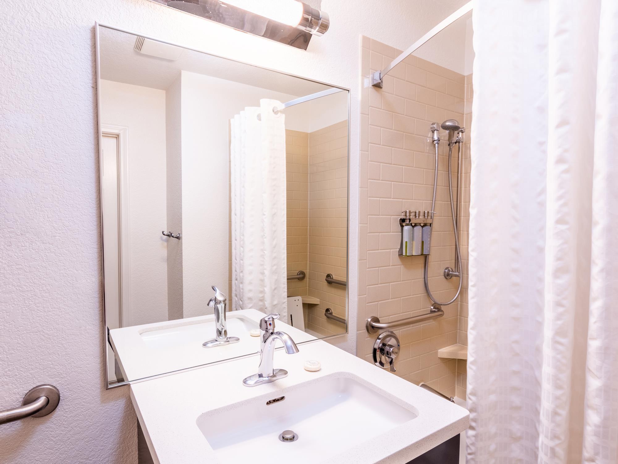 Suite Queen Size Bed