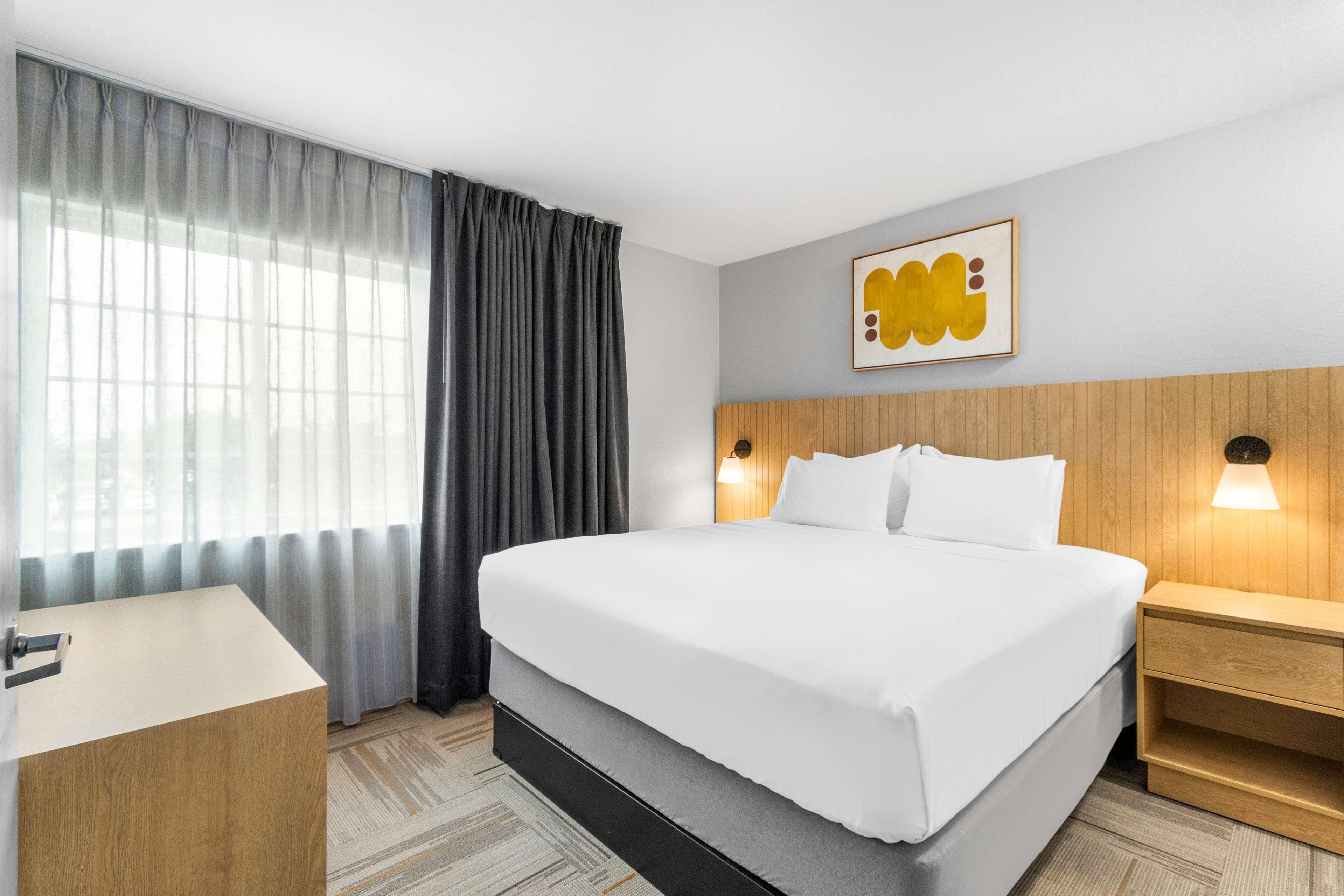 Suite Accessible-queen Size Bed