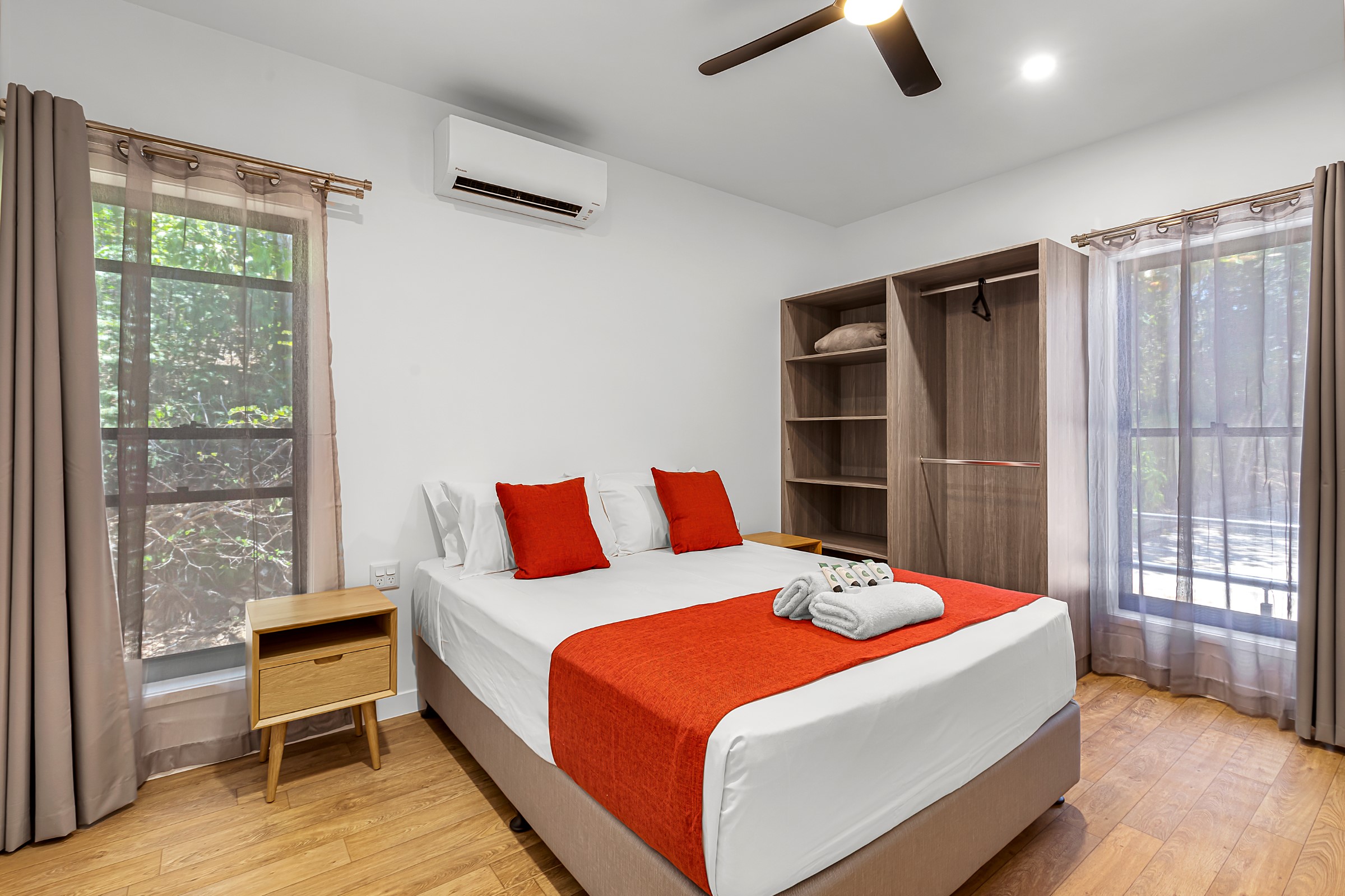 Cabin Accessible-queen Size Bed