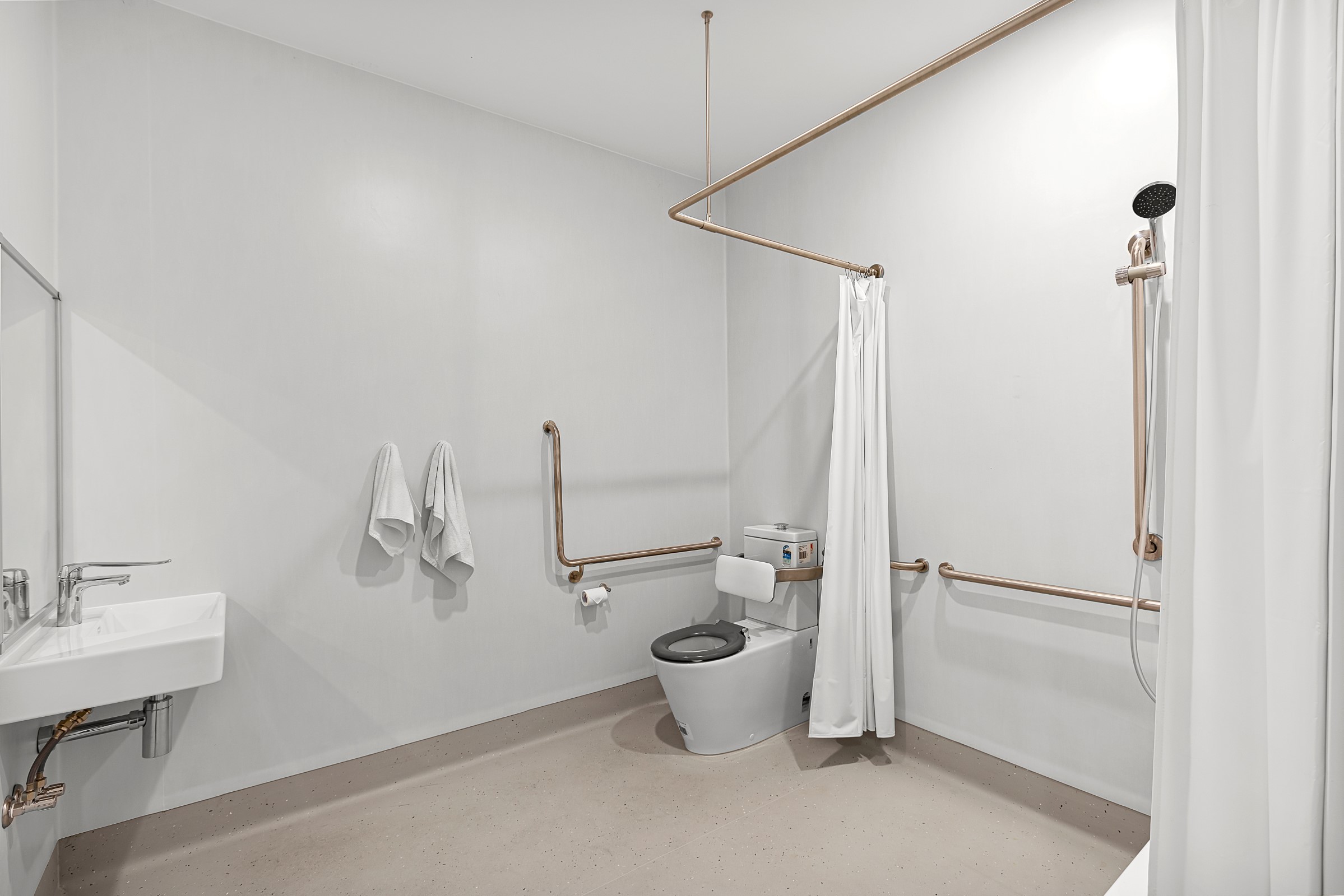 Cabin Accessible-queen Size Bed