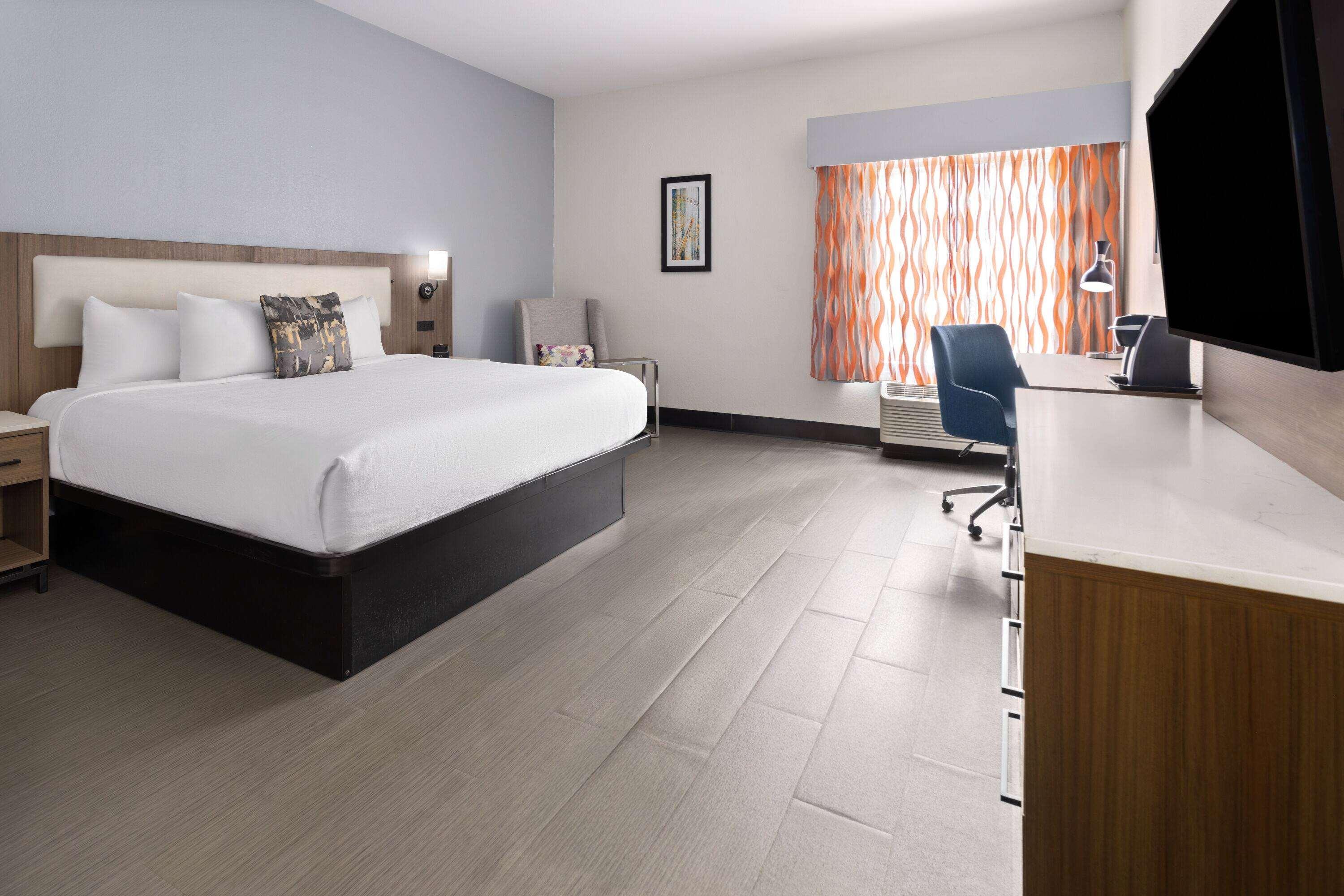 Double King Bed Non Smoking