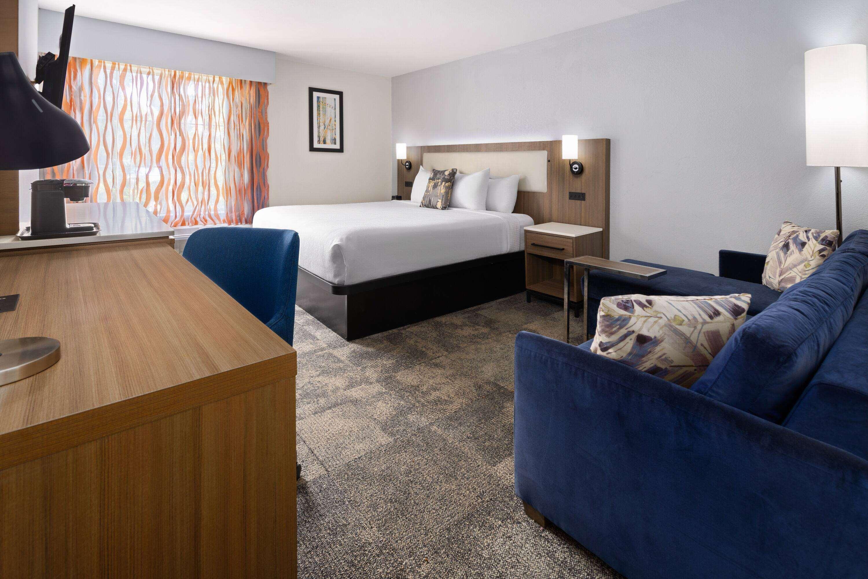 Suite Deluxe King Bed