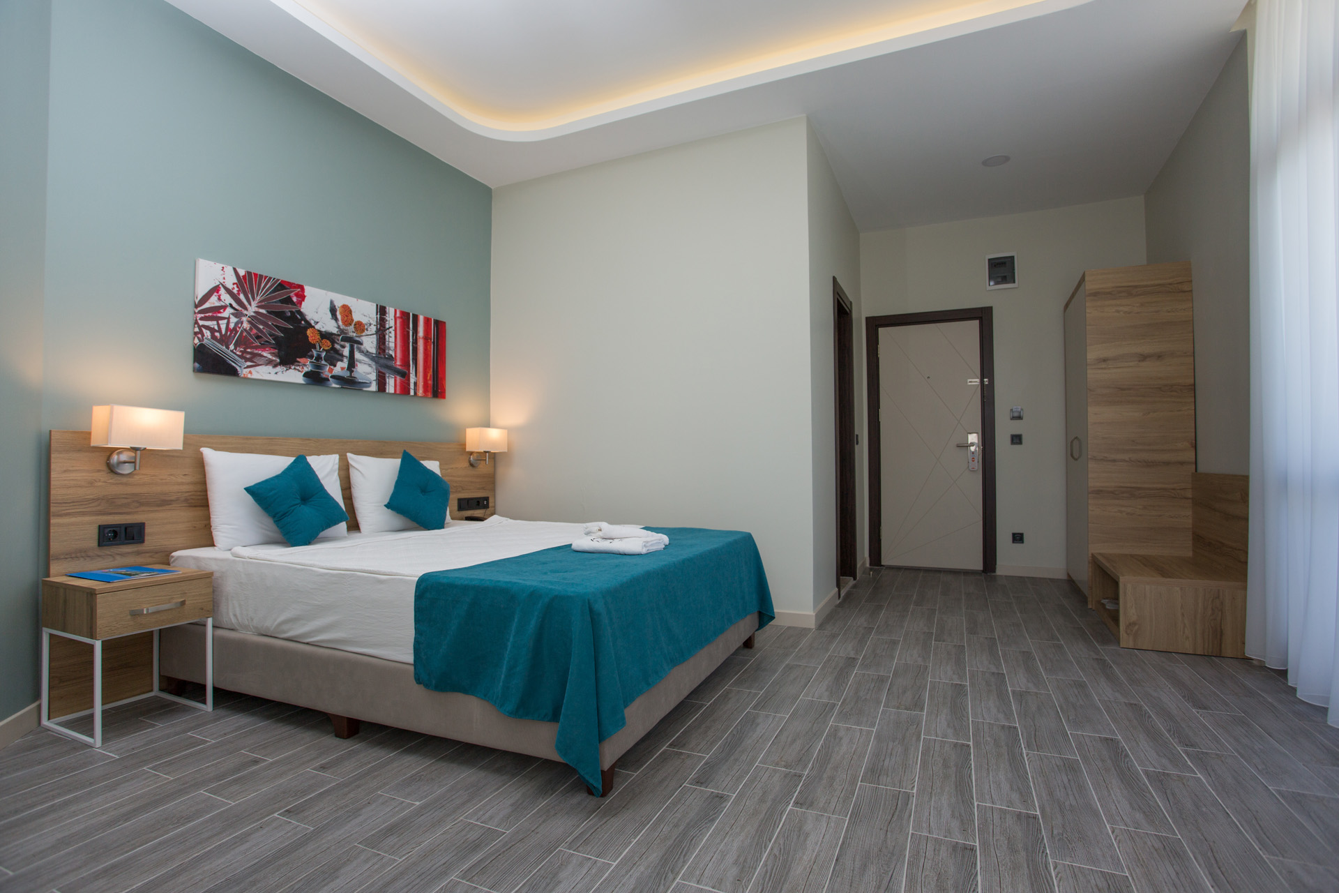 Double Deluxe One Bed