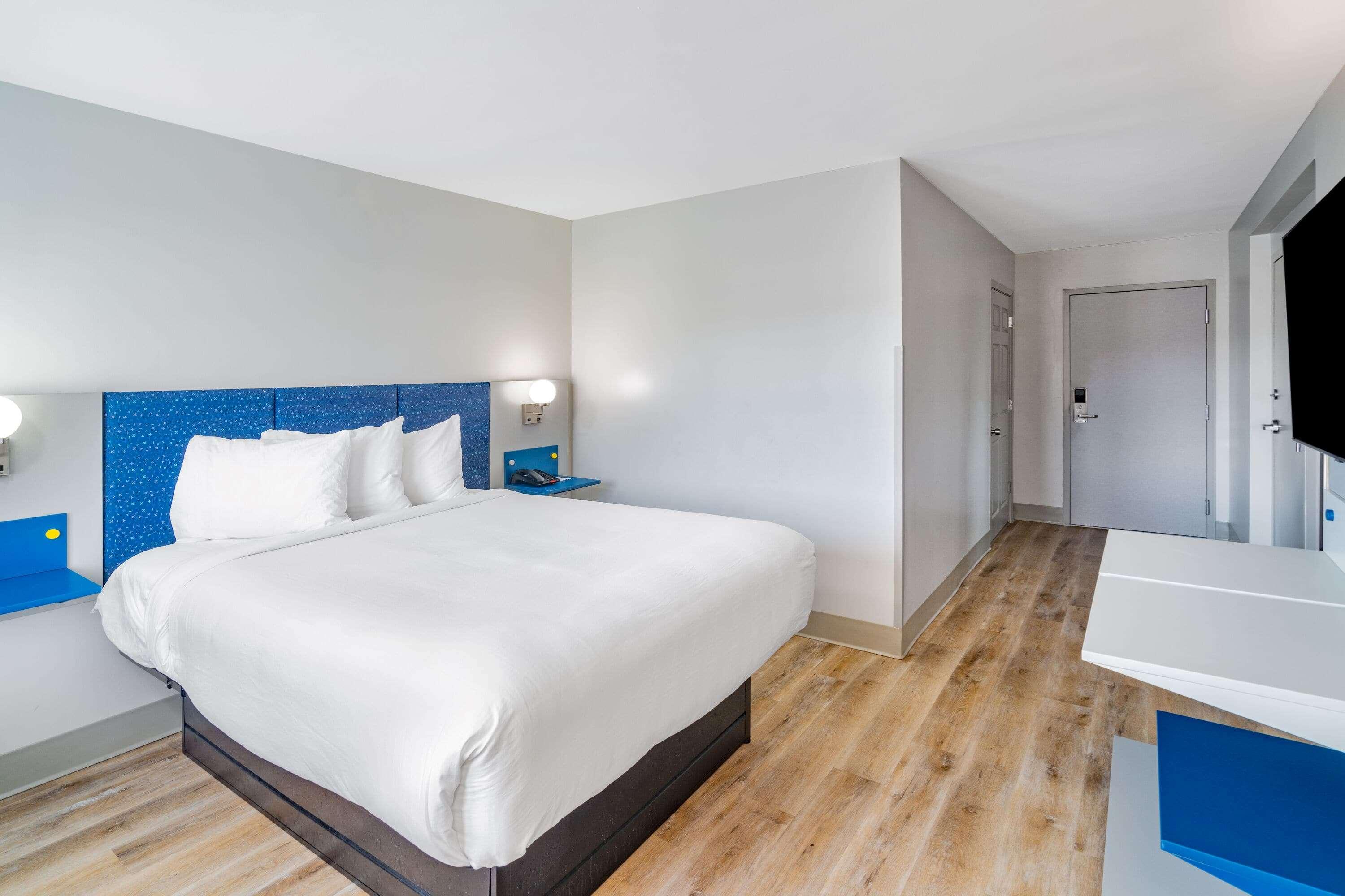 Double Queen Size Bed