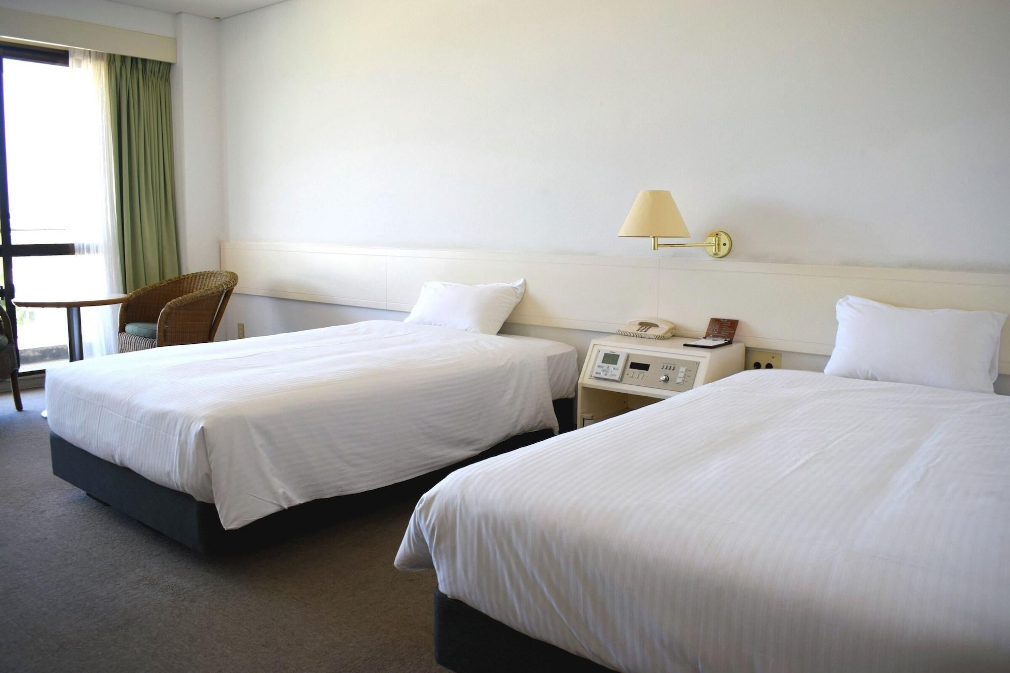 Twin Deluxe Two Beds