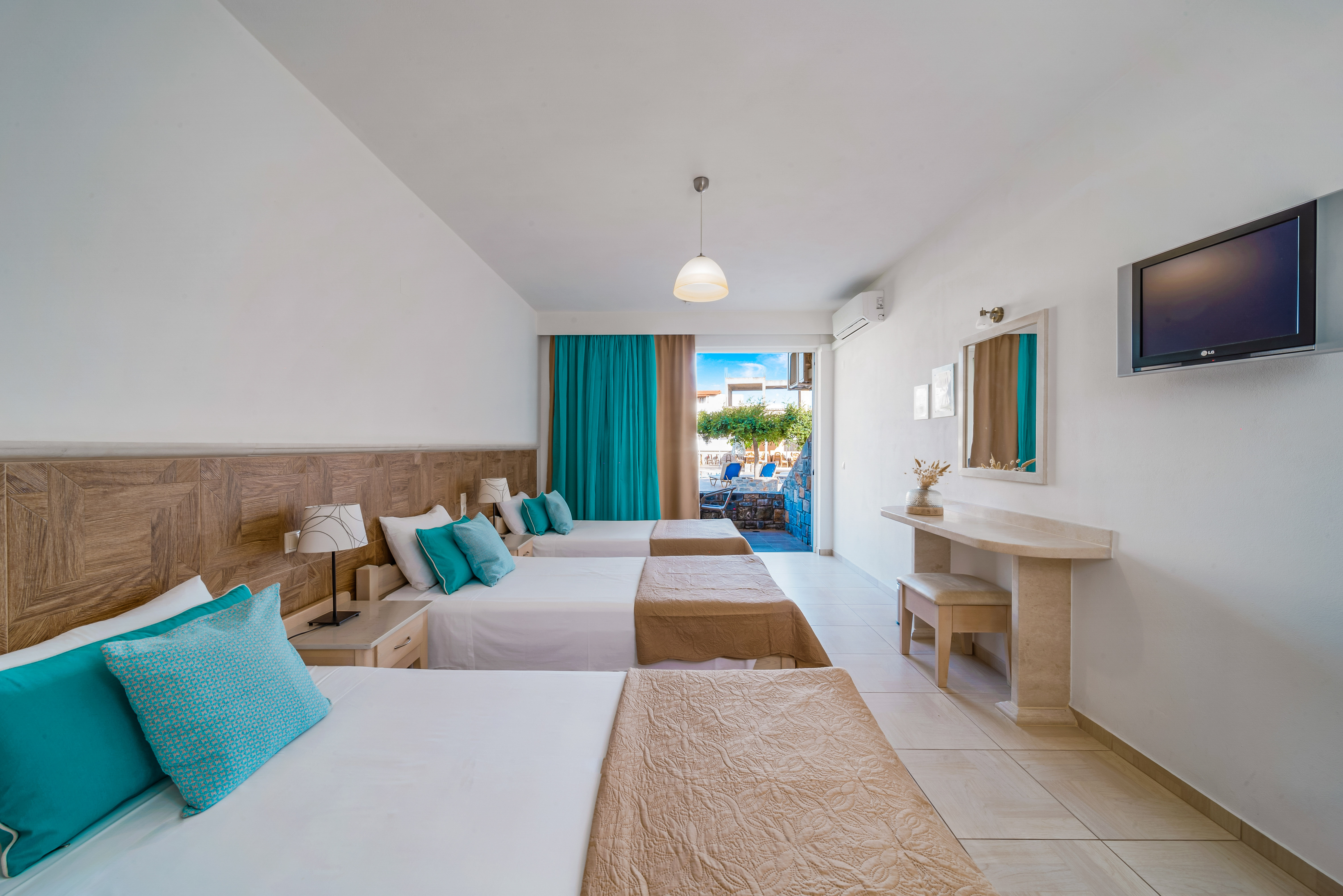 Studio Superior Capacity 3