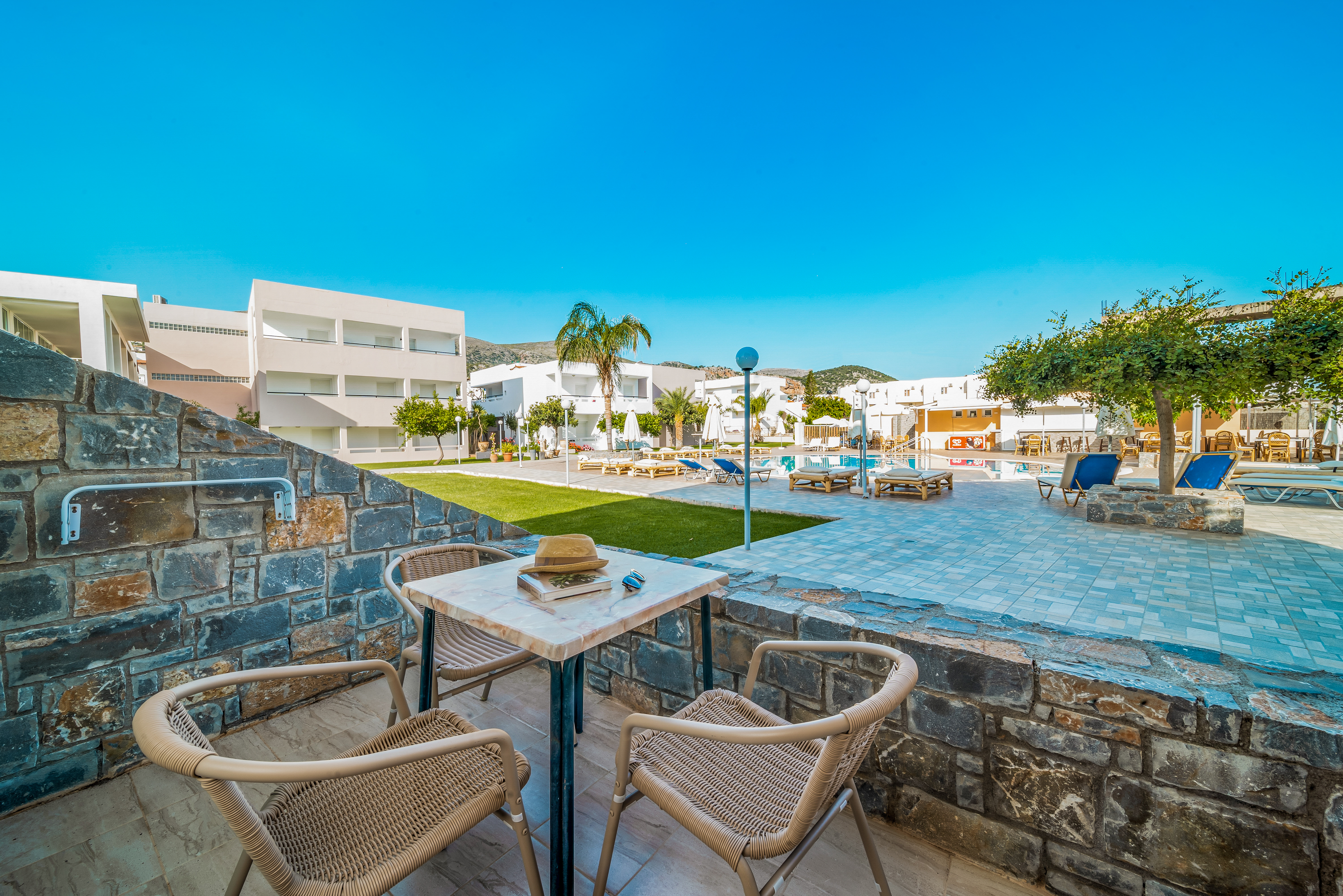 Studio Superior Capacity 3