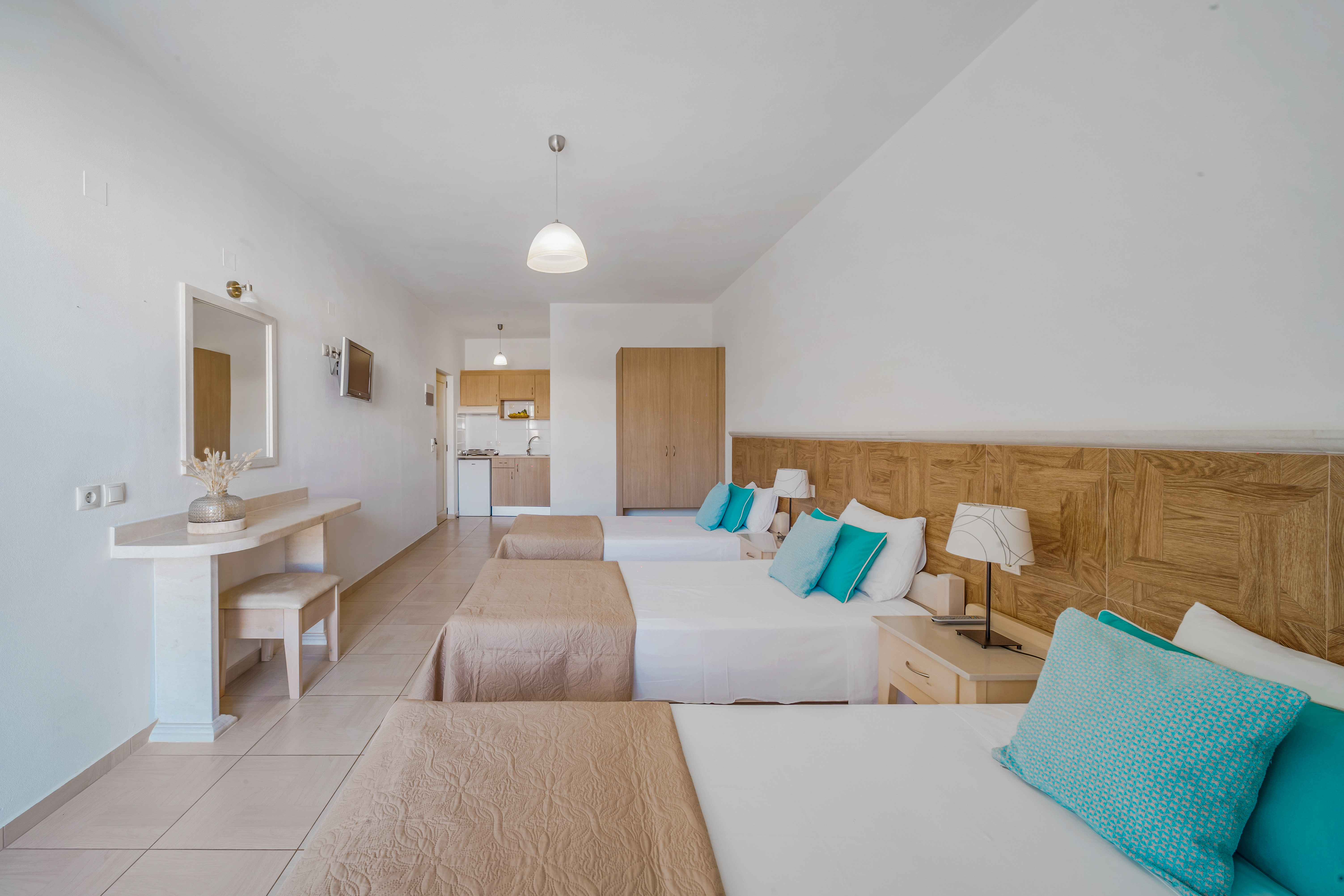 Studio Superior Capacity 3