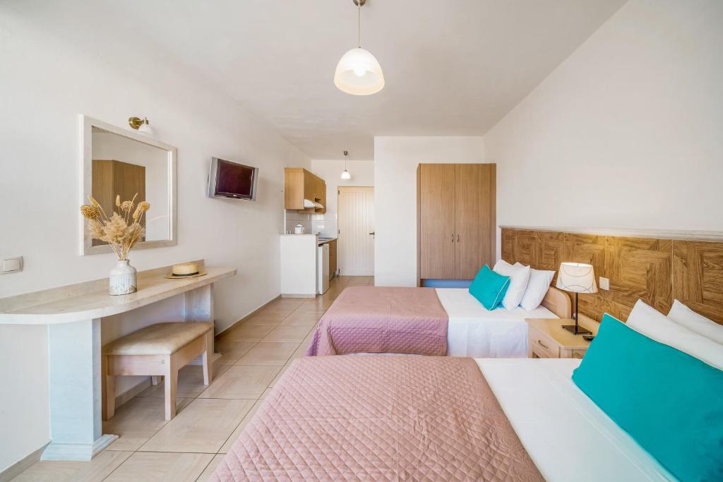 Studio Superior Capacity 2