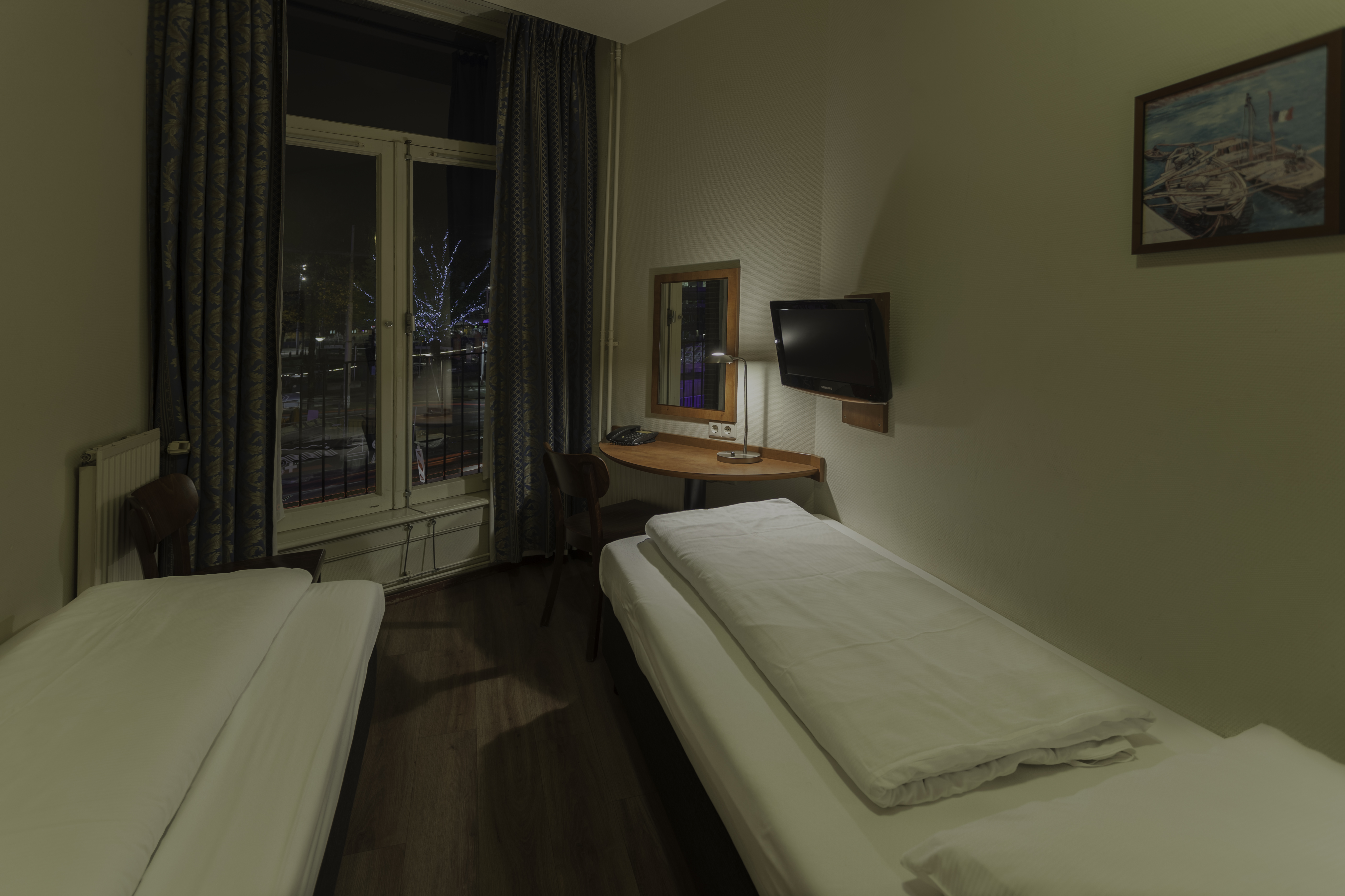 Double or Twin Standard