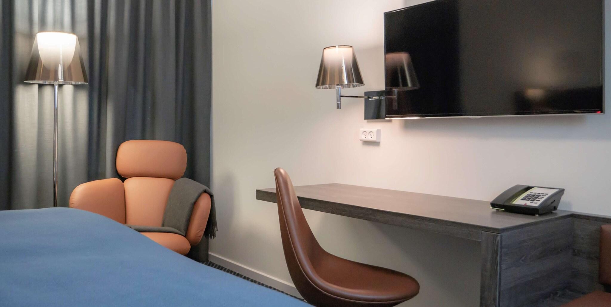 Double King Size Bed