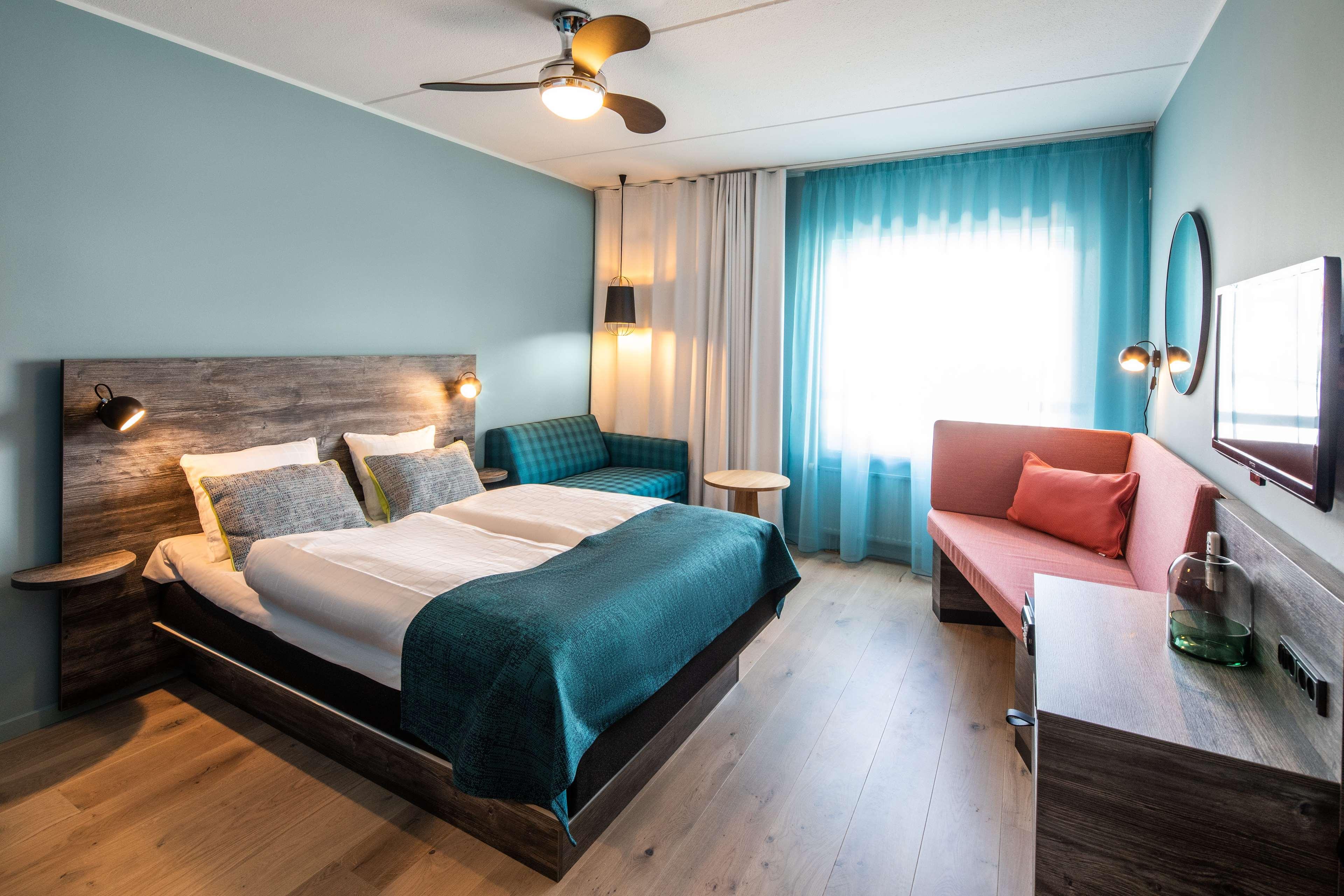 Family Room King Size Bed