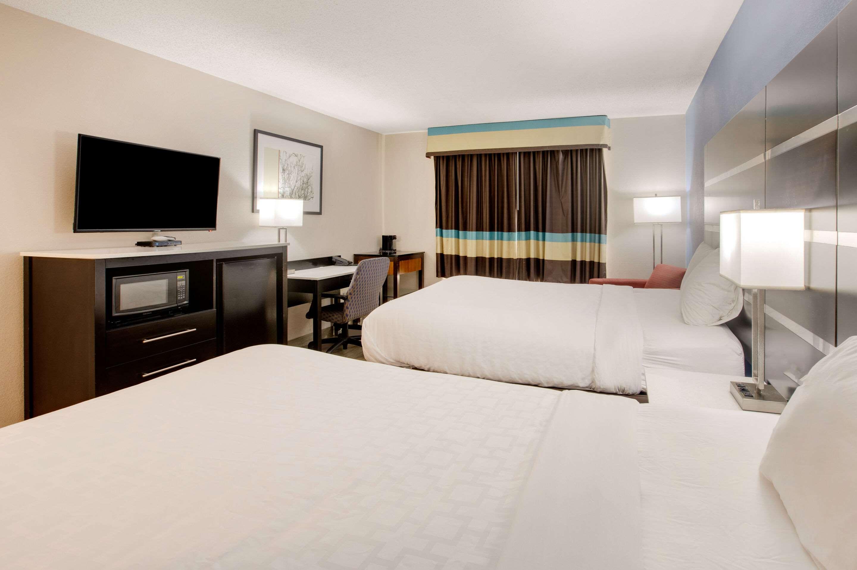 Quadruple Two Queen Beds Non Smoking