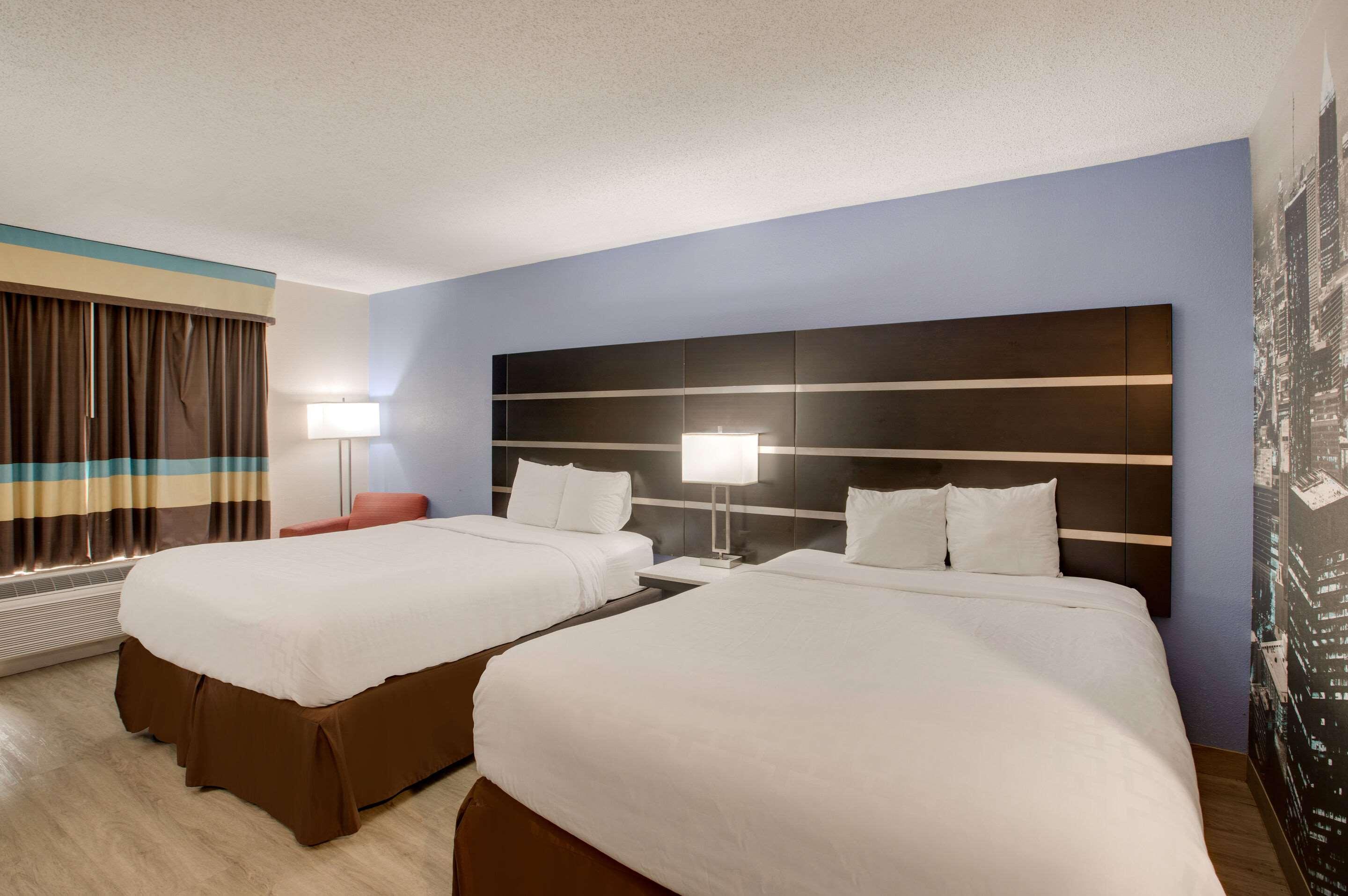 Quadruple Two Queen Beds Non Smoking