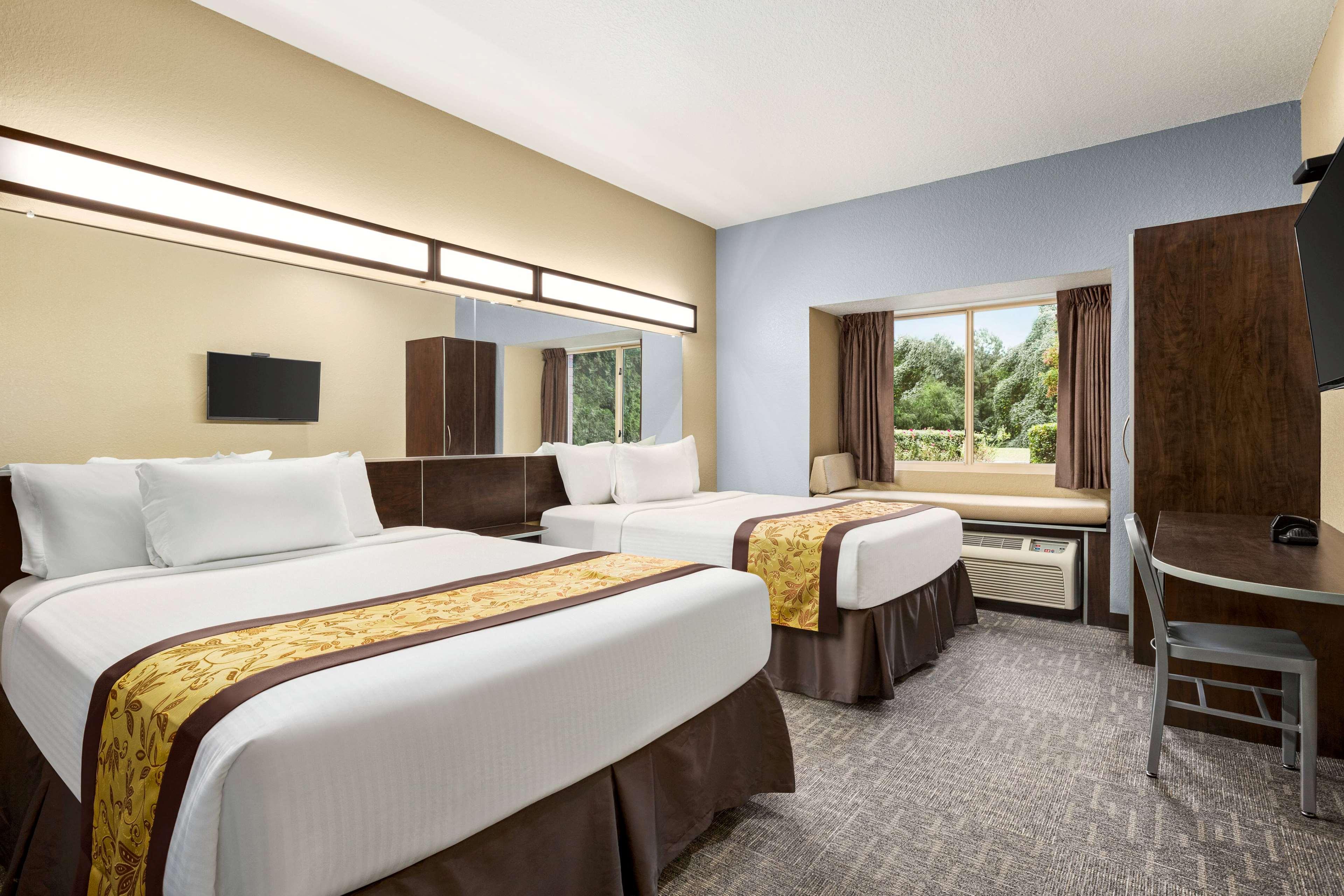 Quadruple Two Queen Beds