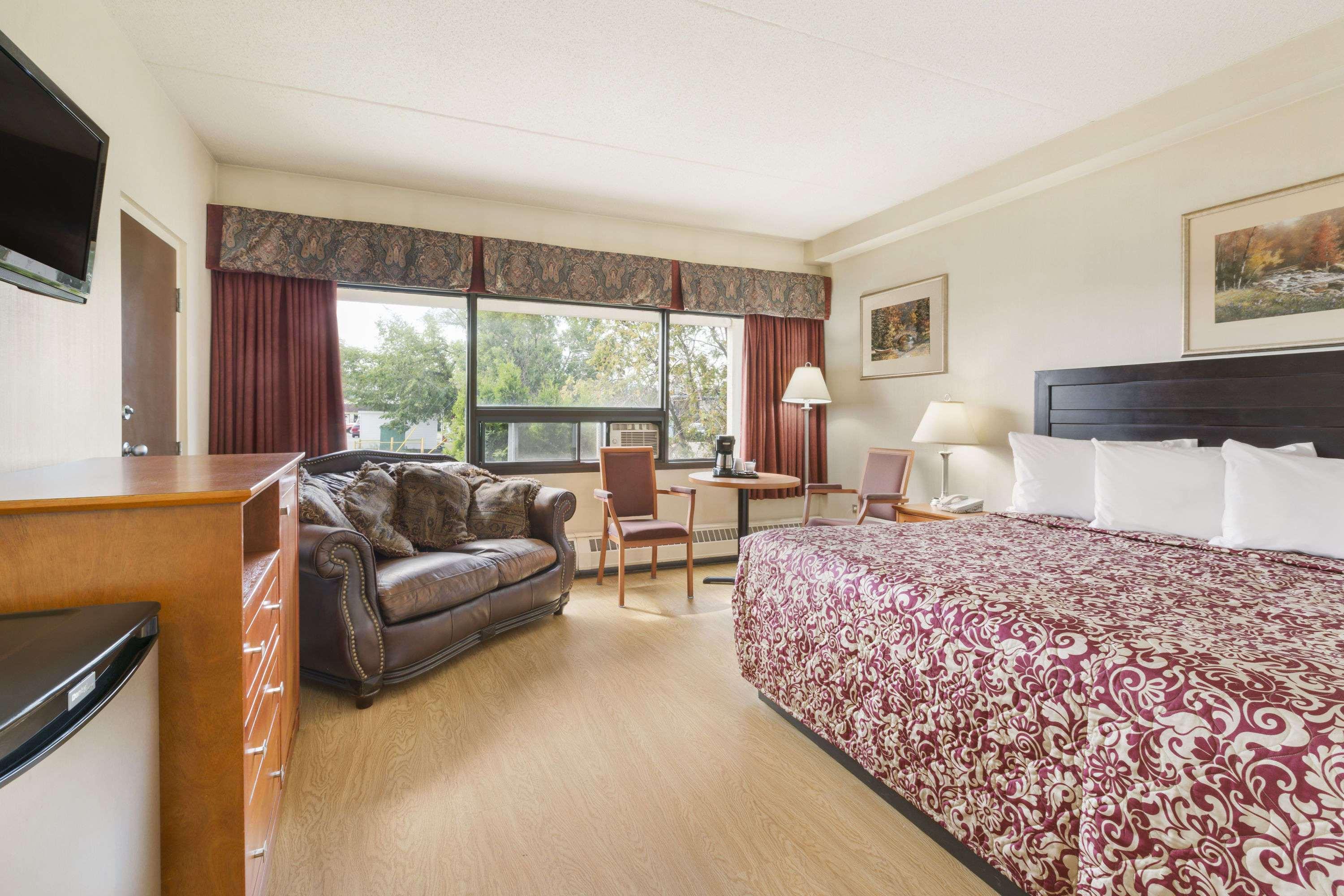 Double King Bed Non Smoking