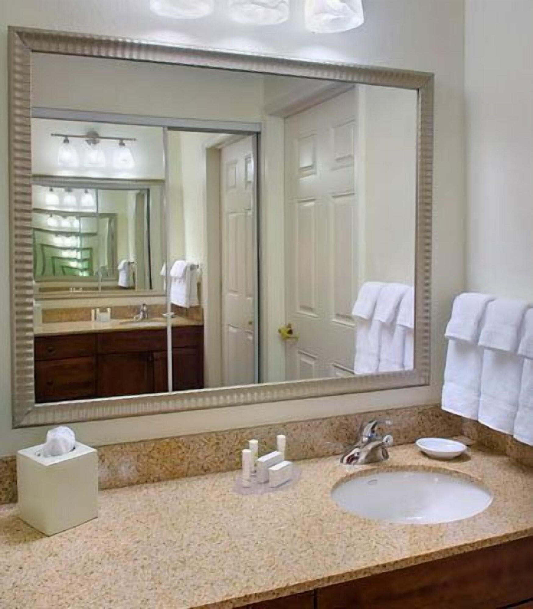 Suite Queen Size Bed