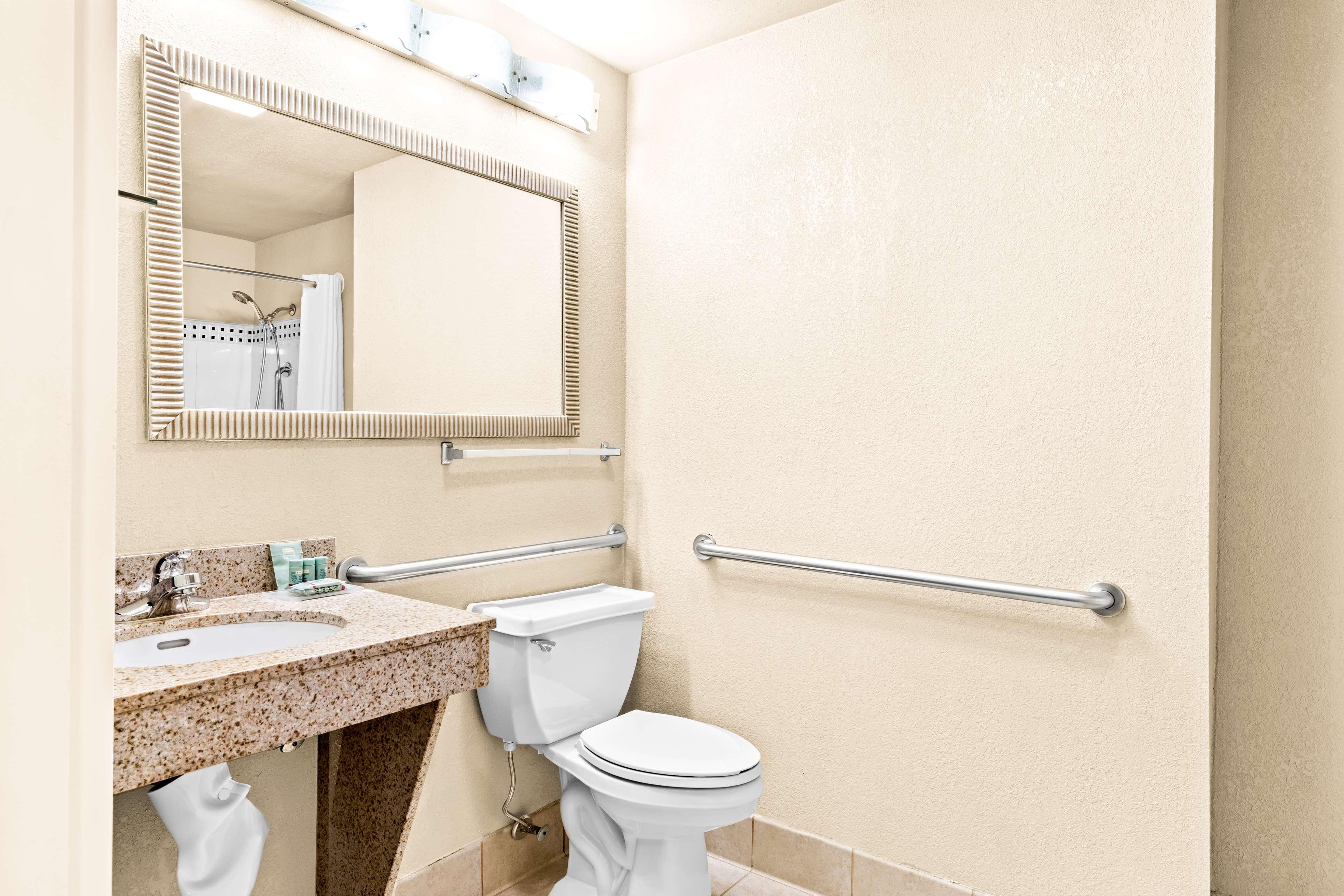 Room King Bed Non Smoking