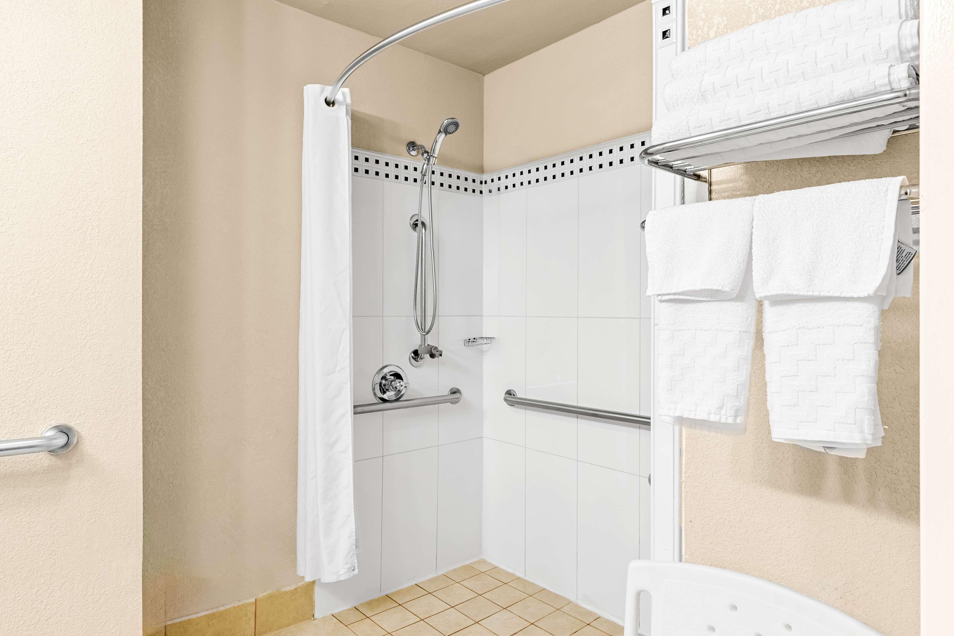 Room King Bed Non Smoking