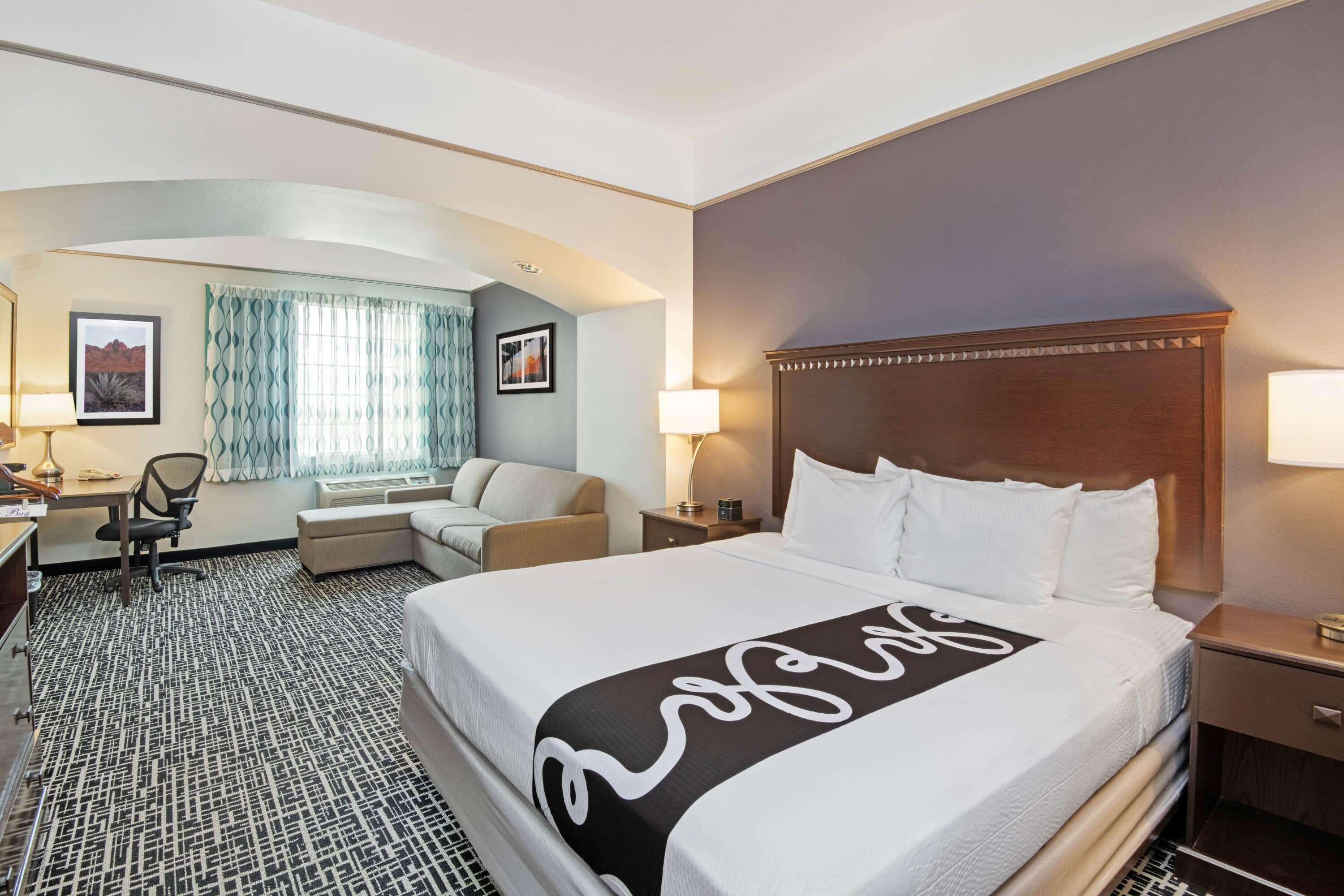 Double Deluxe King Bed