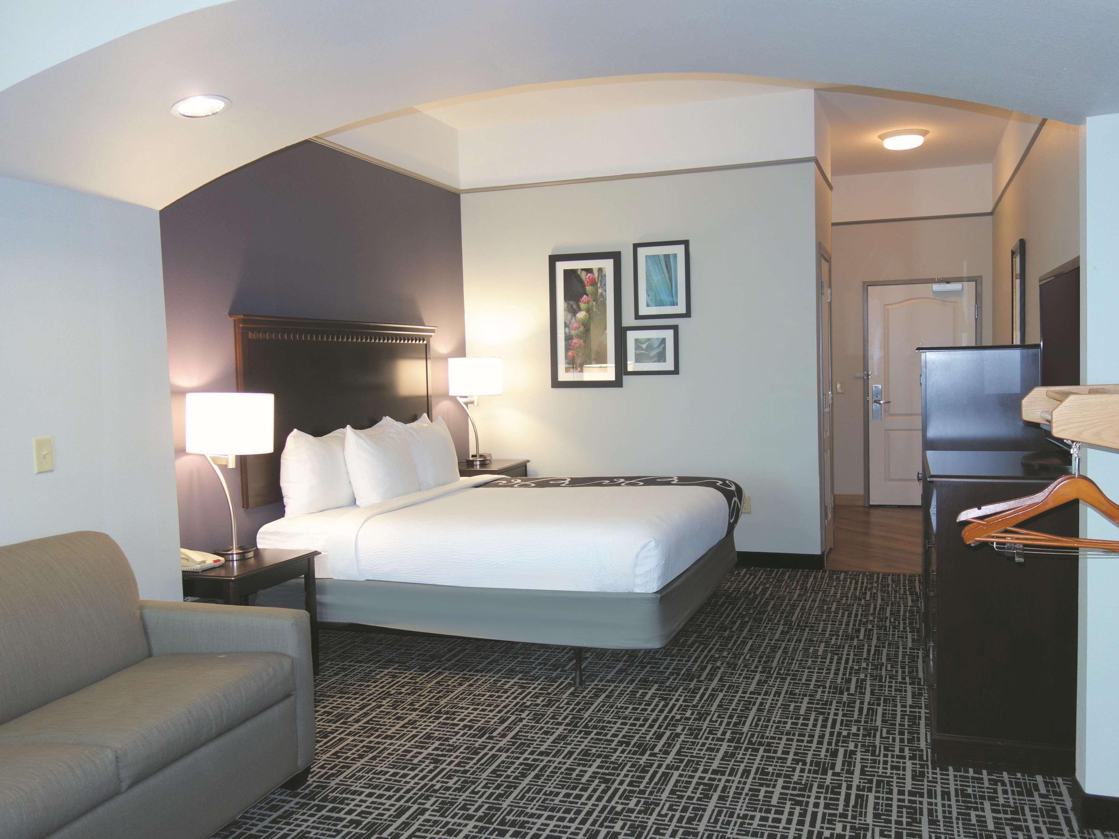 Double Deluxe King Bed