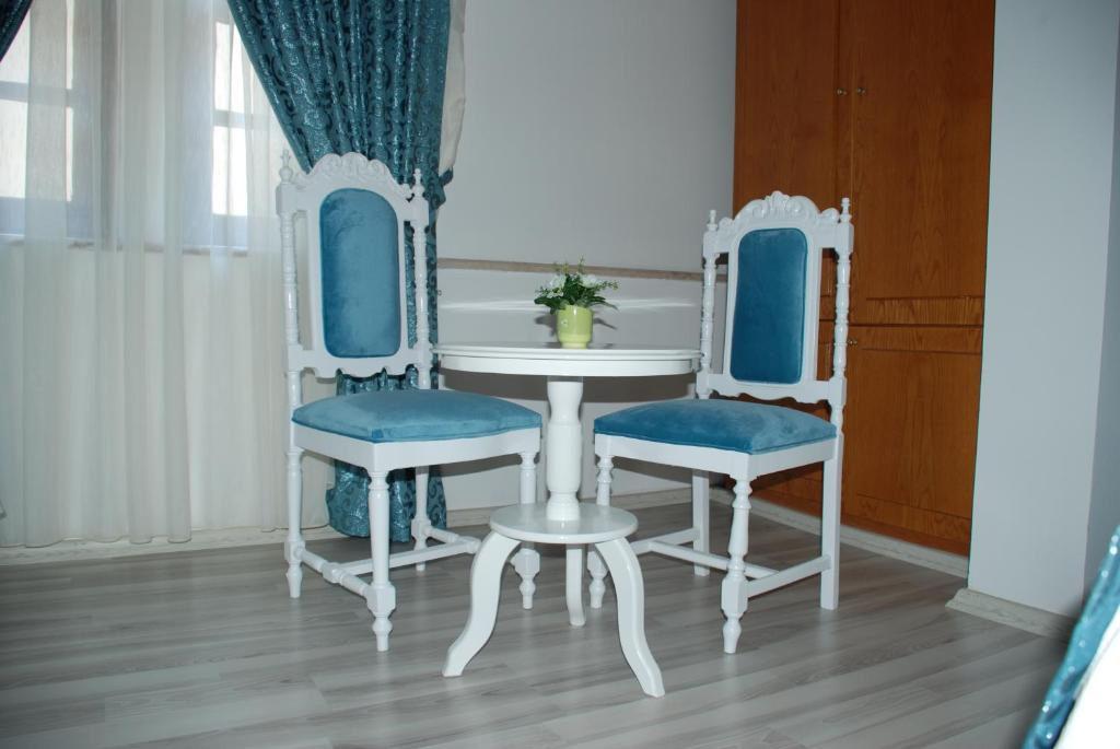 Family Room City View