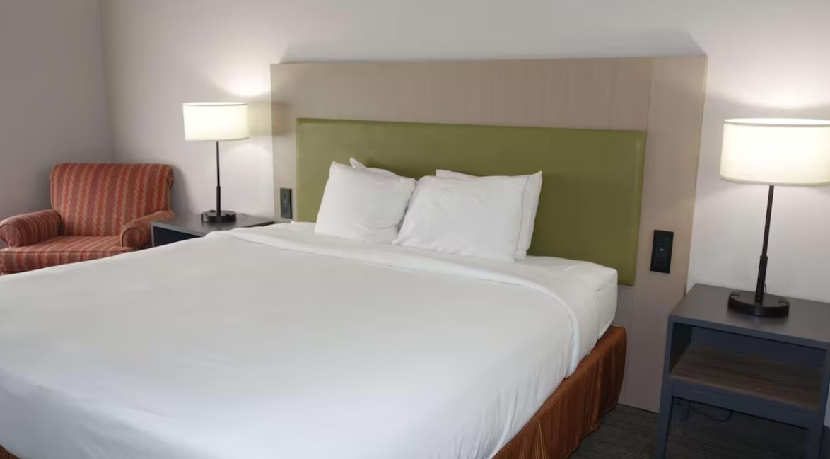 Suite Queen Size Bed