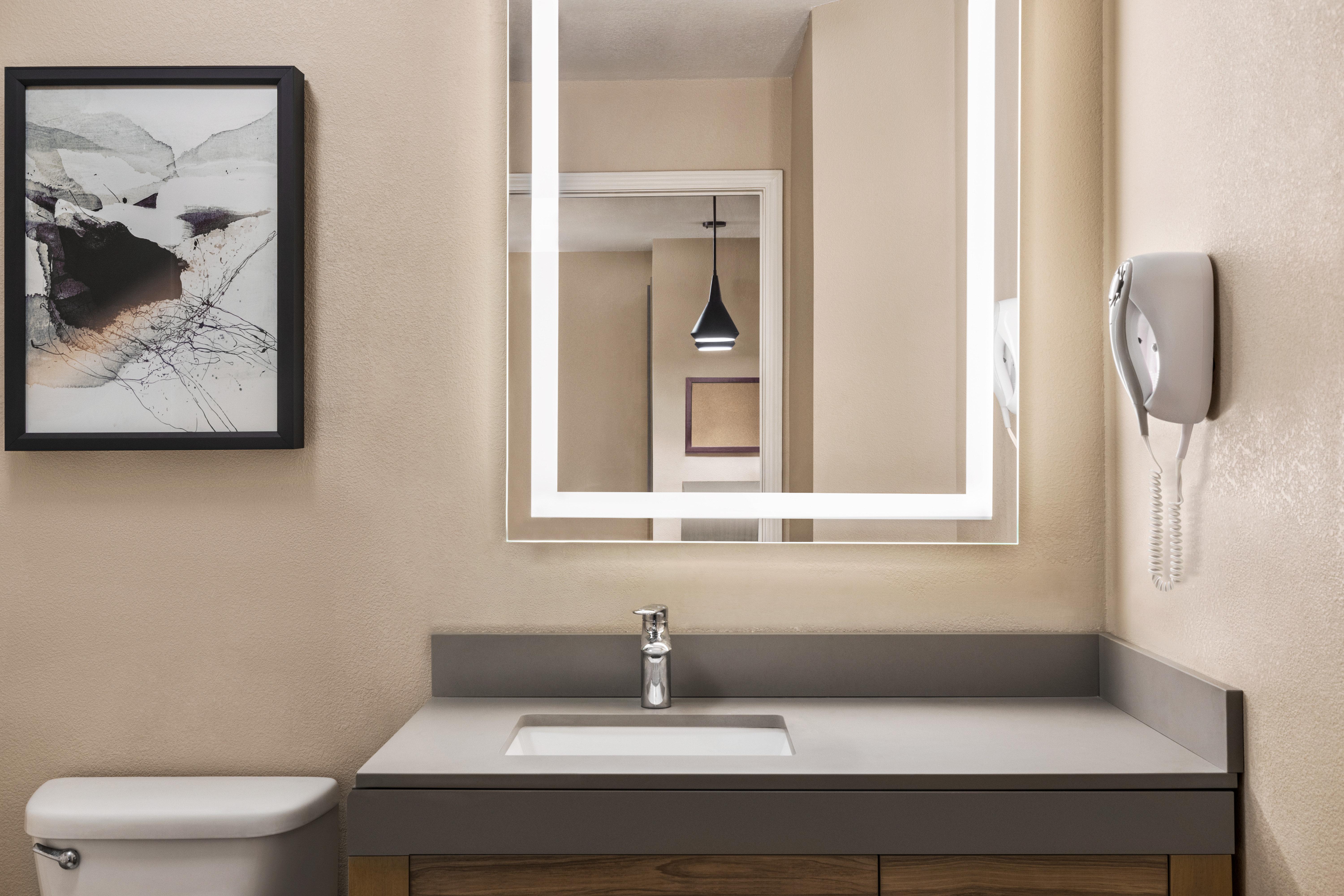 Studio Accessible-queen Size Bed