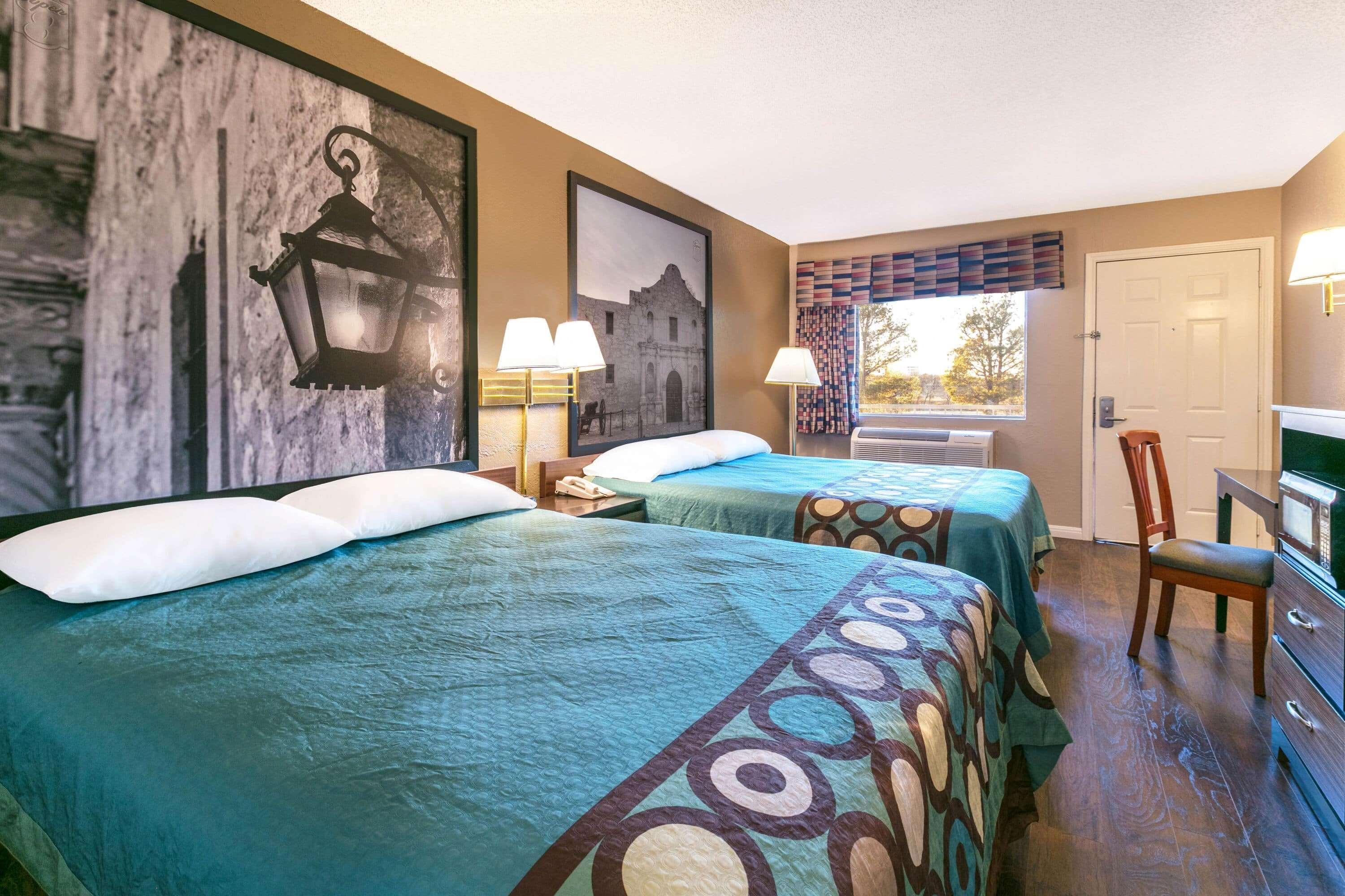 Quadruple Two Queen Beds