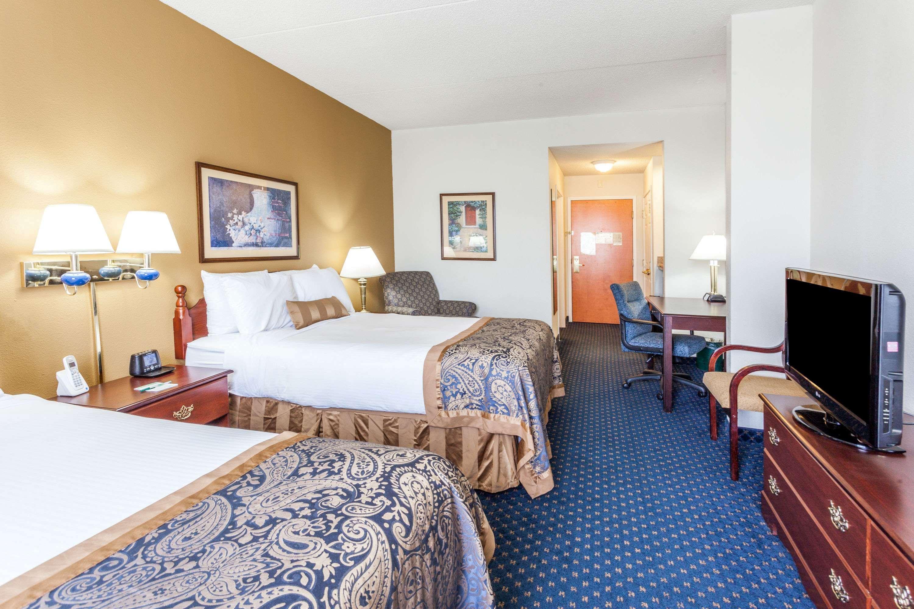 Quadruple Two Double Beds