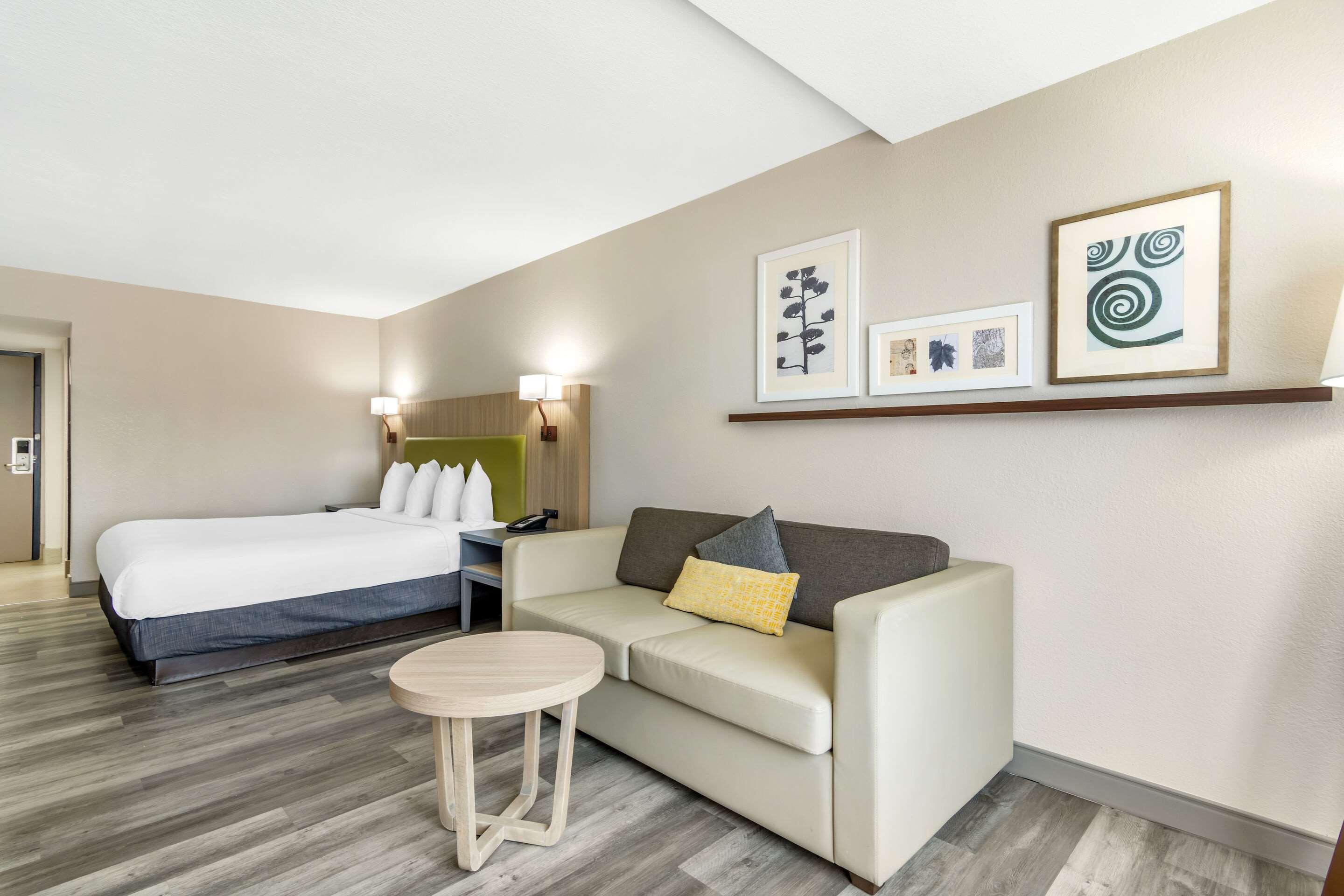 Studio King Size Bed