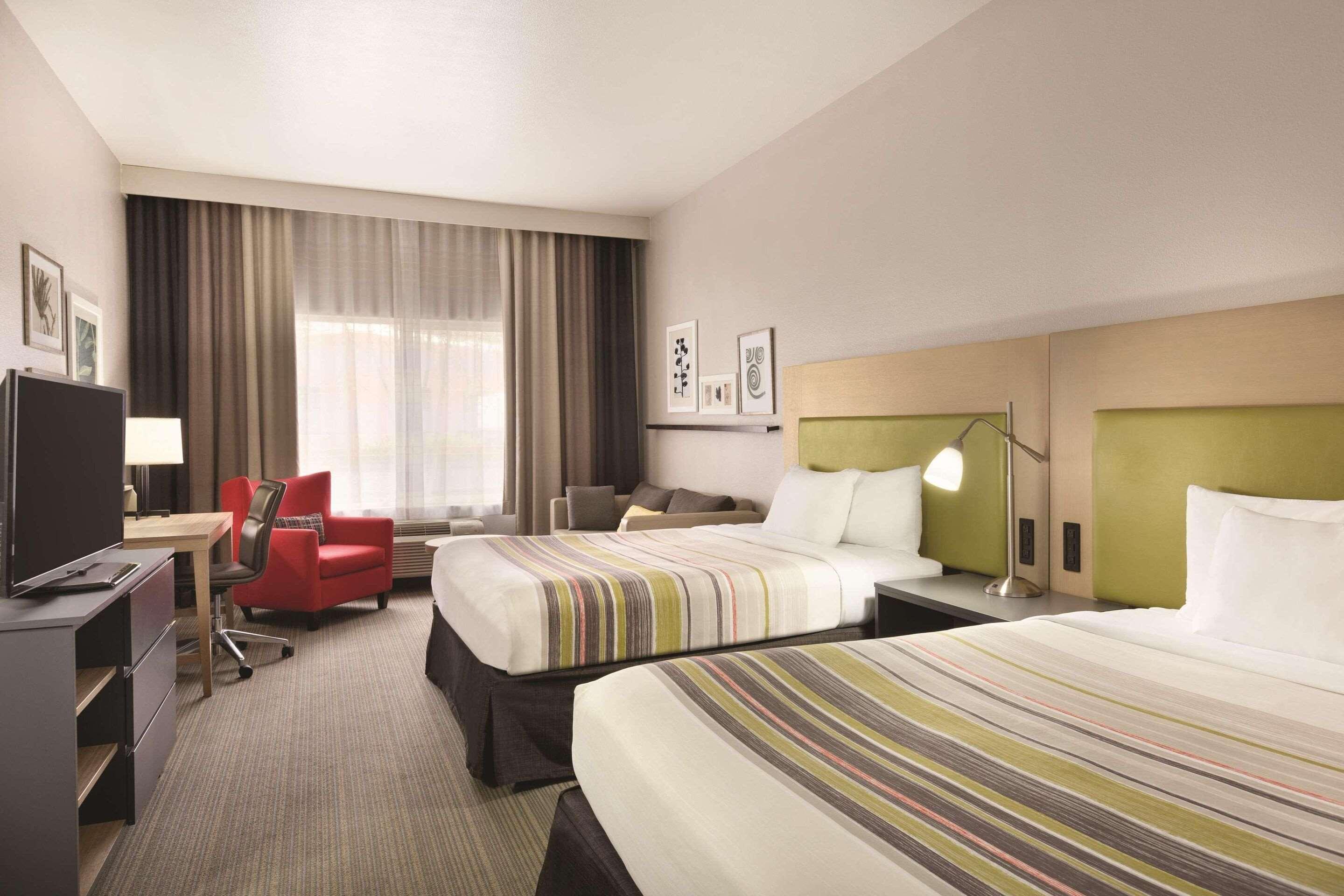 Suite Two Queen Beds