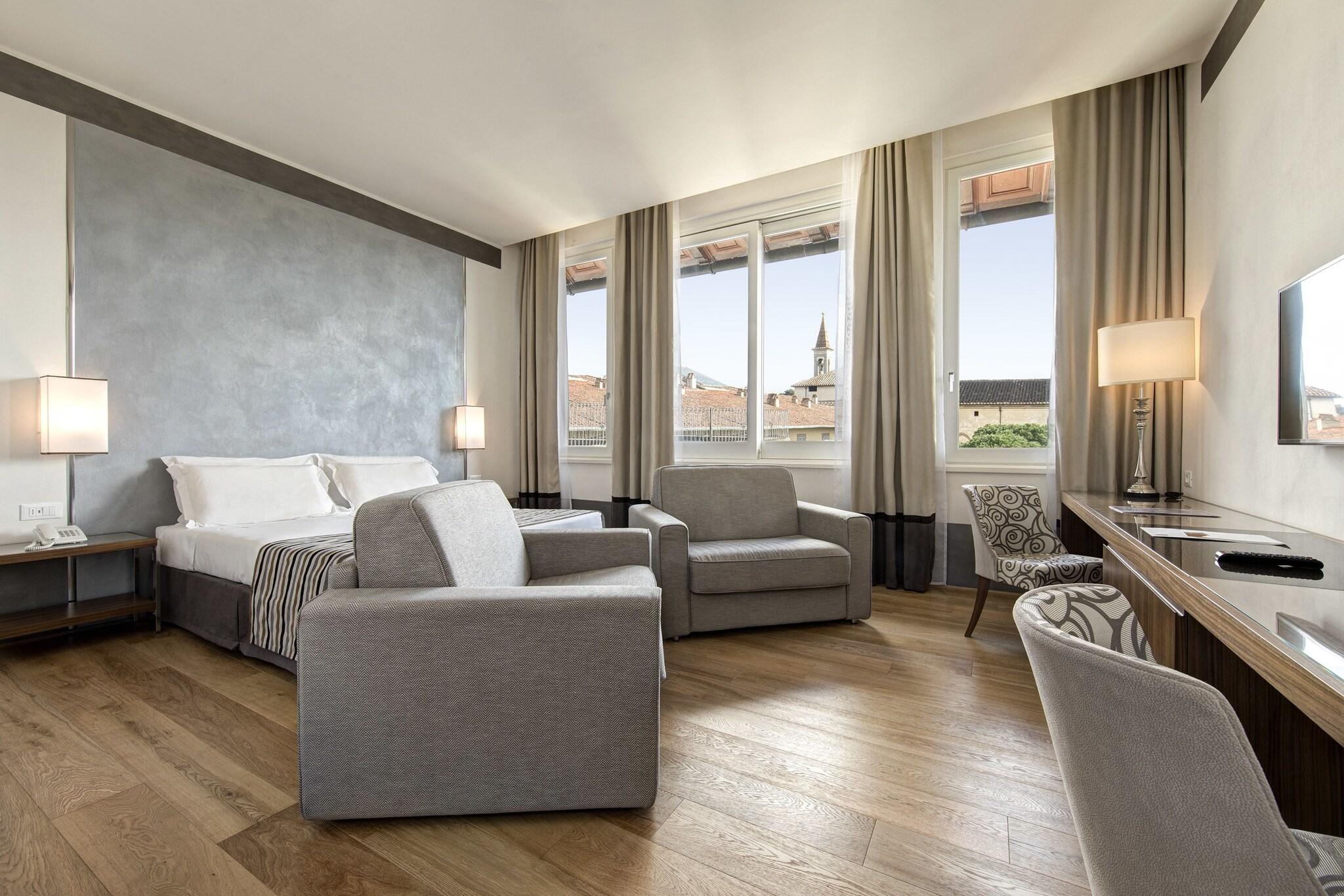 Junior Suite Garden View King Bed