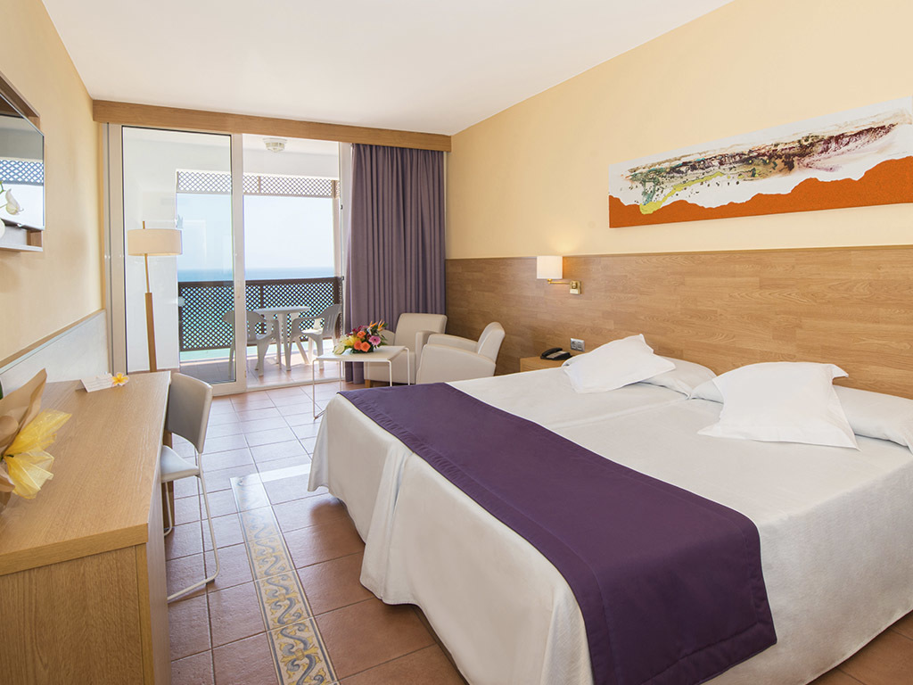 Double or Twin Side Sea View