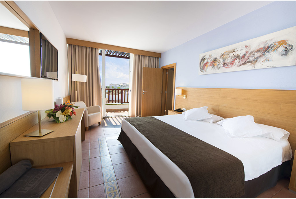 Family Room Capacity 6