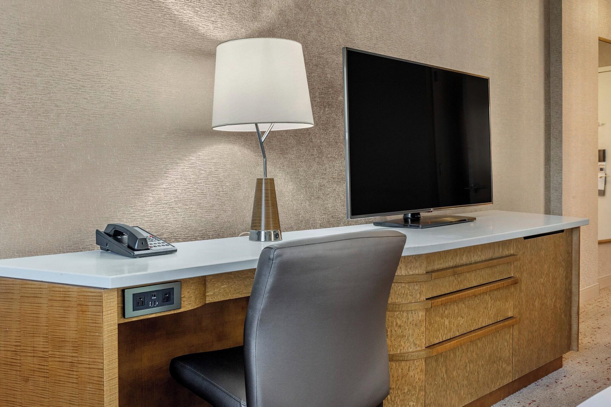 Studio Two Queen Beds