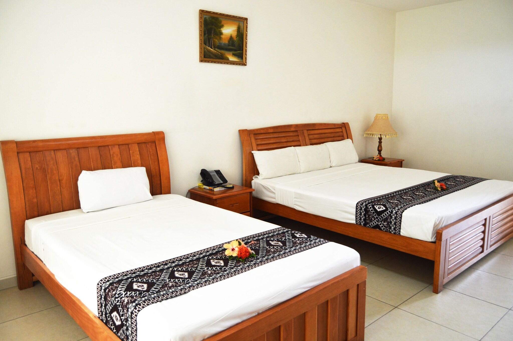 Triple Deluxe Two Beds