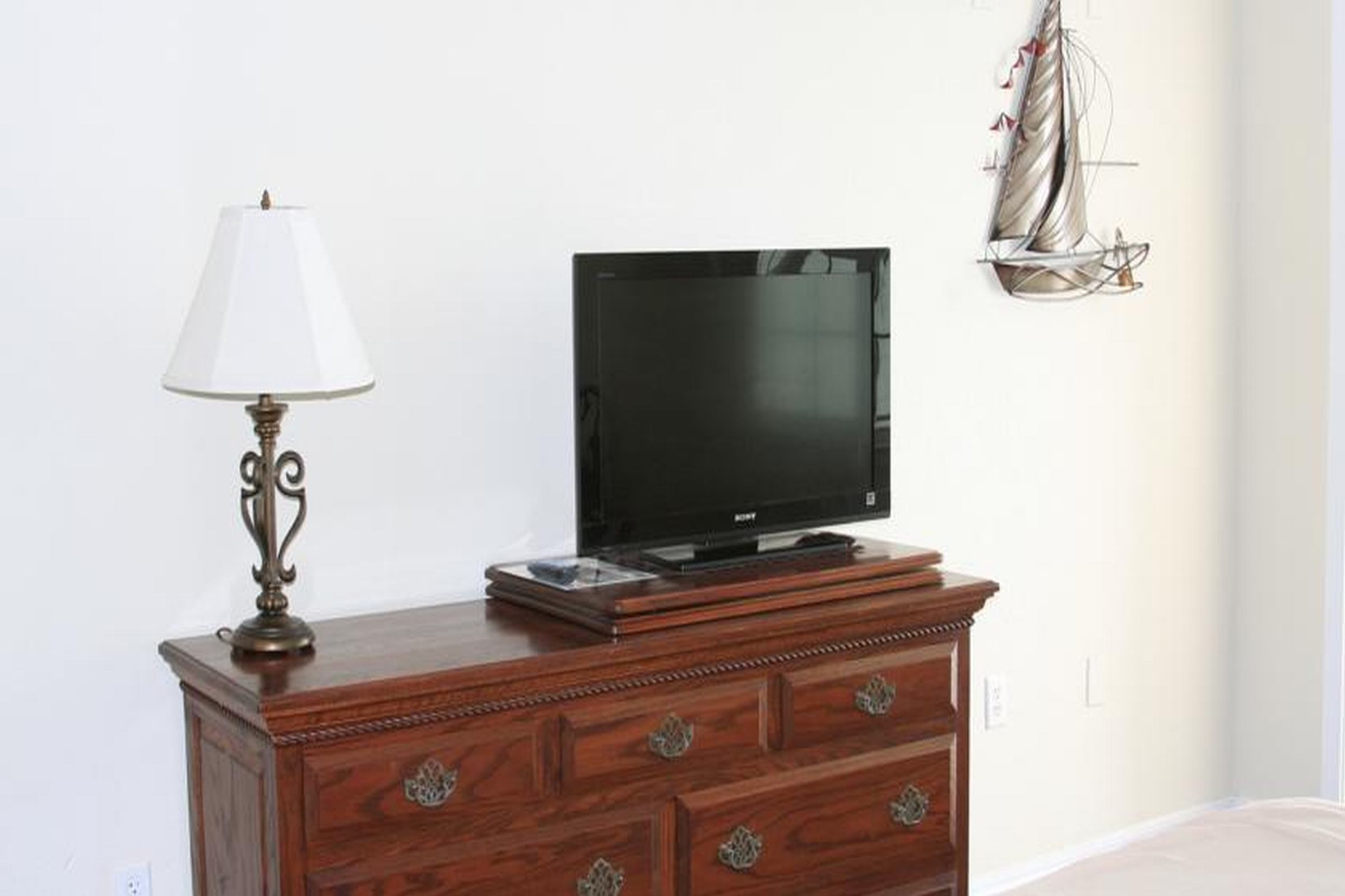 Studio King Size Bed