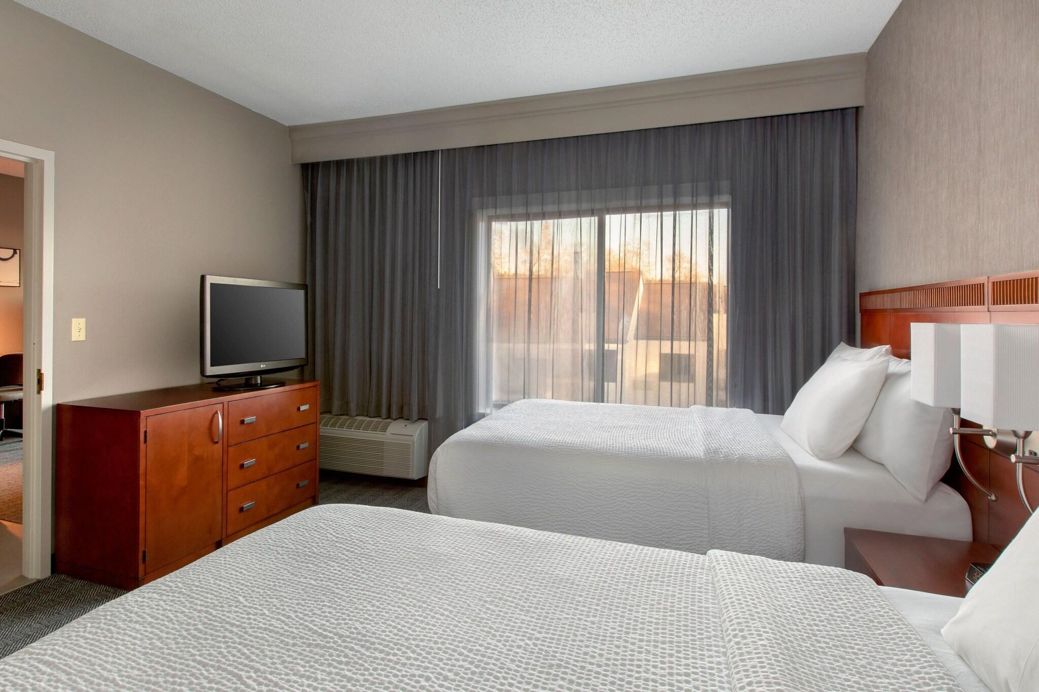 Suite Two Double Beds One Bedroom 