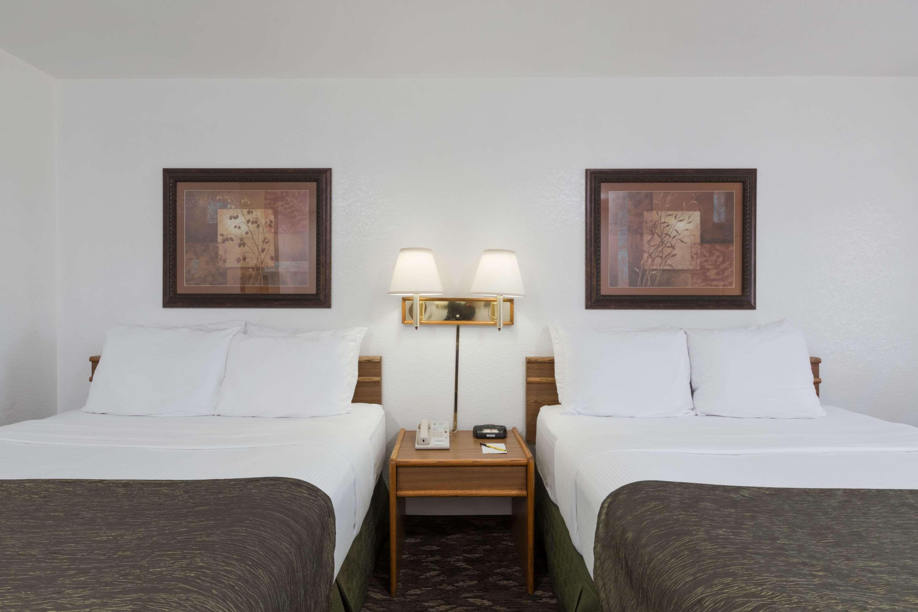 Quadruple Two Queen Beds