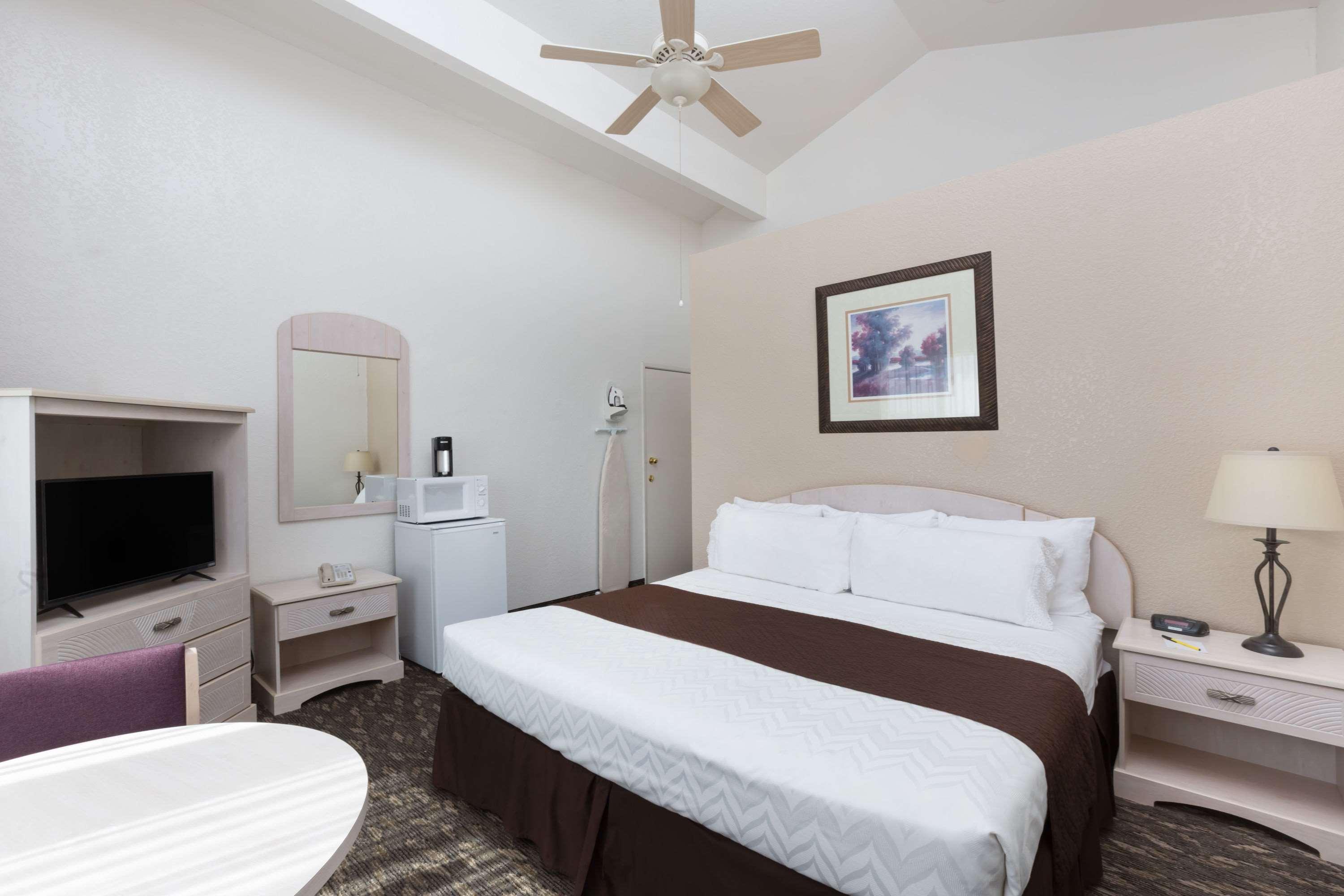 Double King Bed Non Smoking