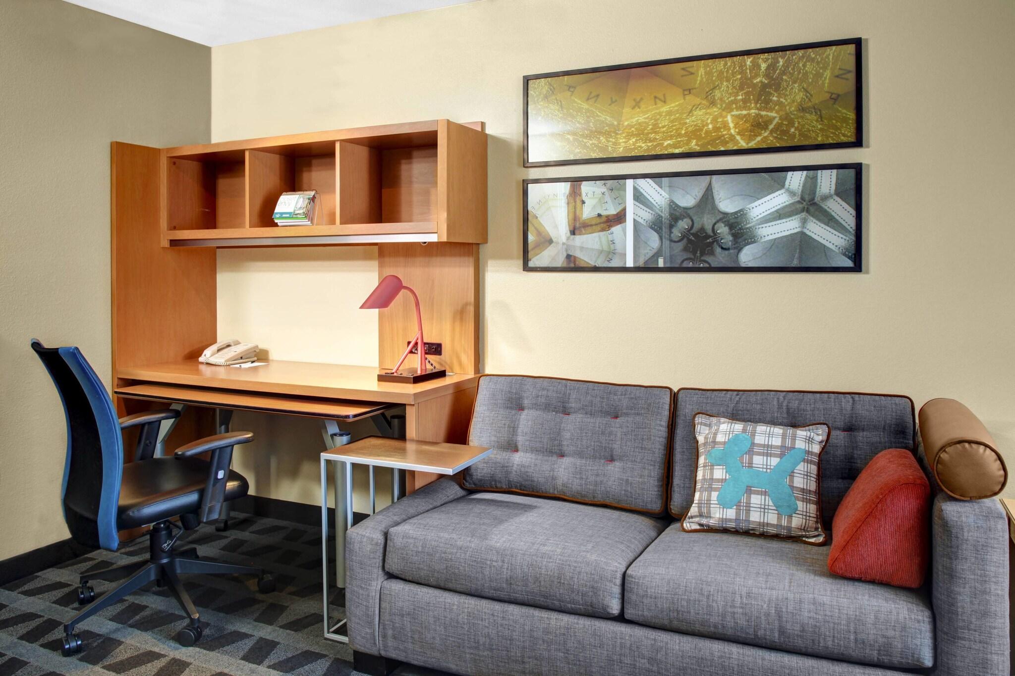 Suite Queen Size Bed