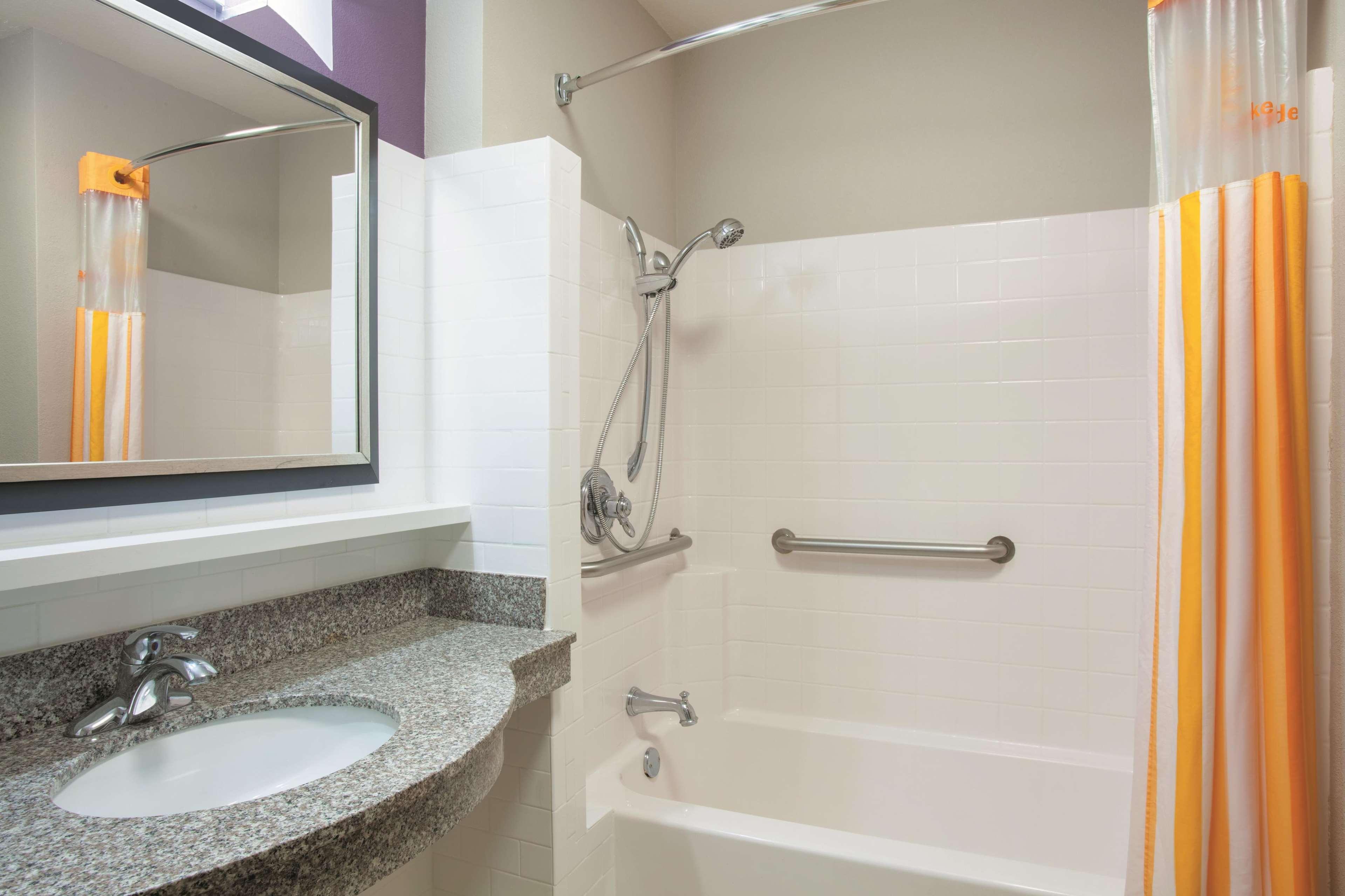 Double King Bed Non Smoking