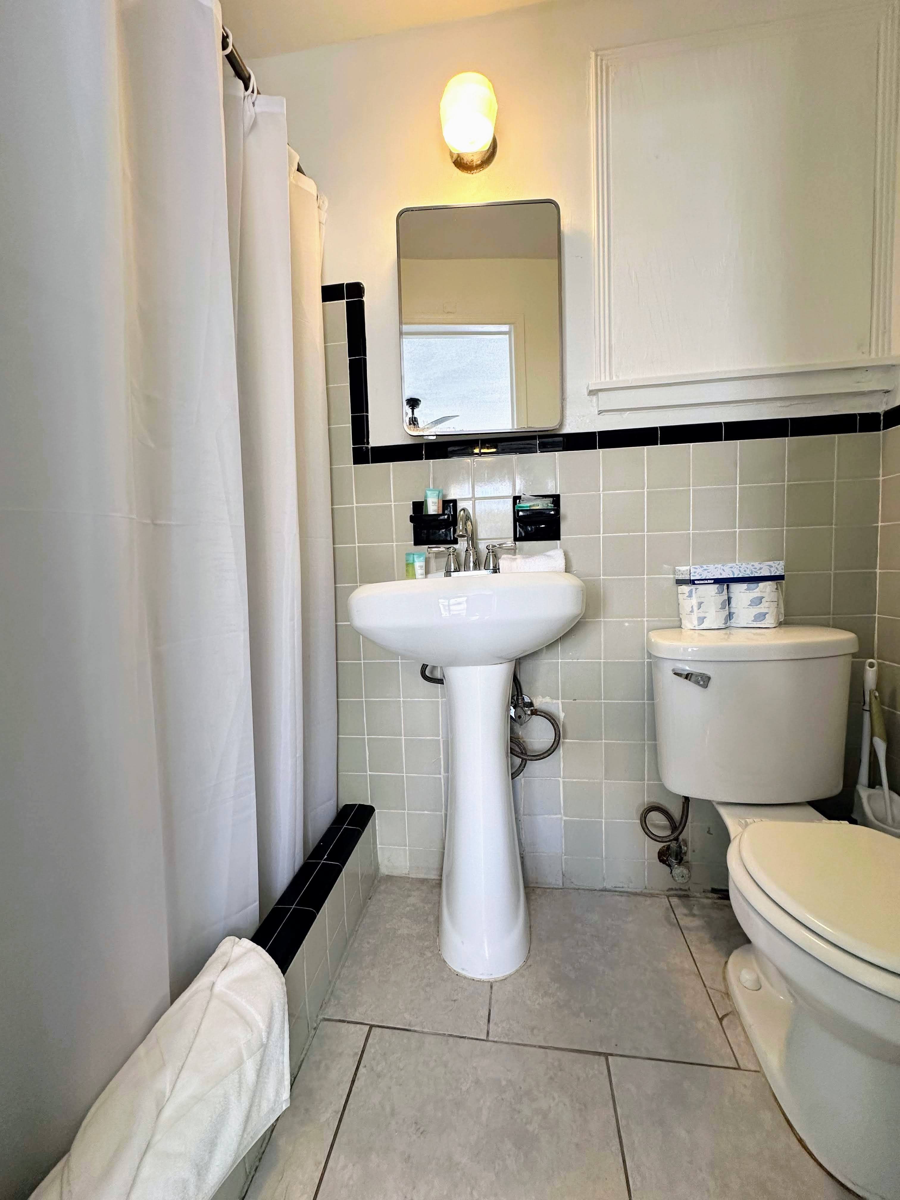 Studio Queen Size Bed