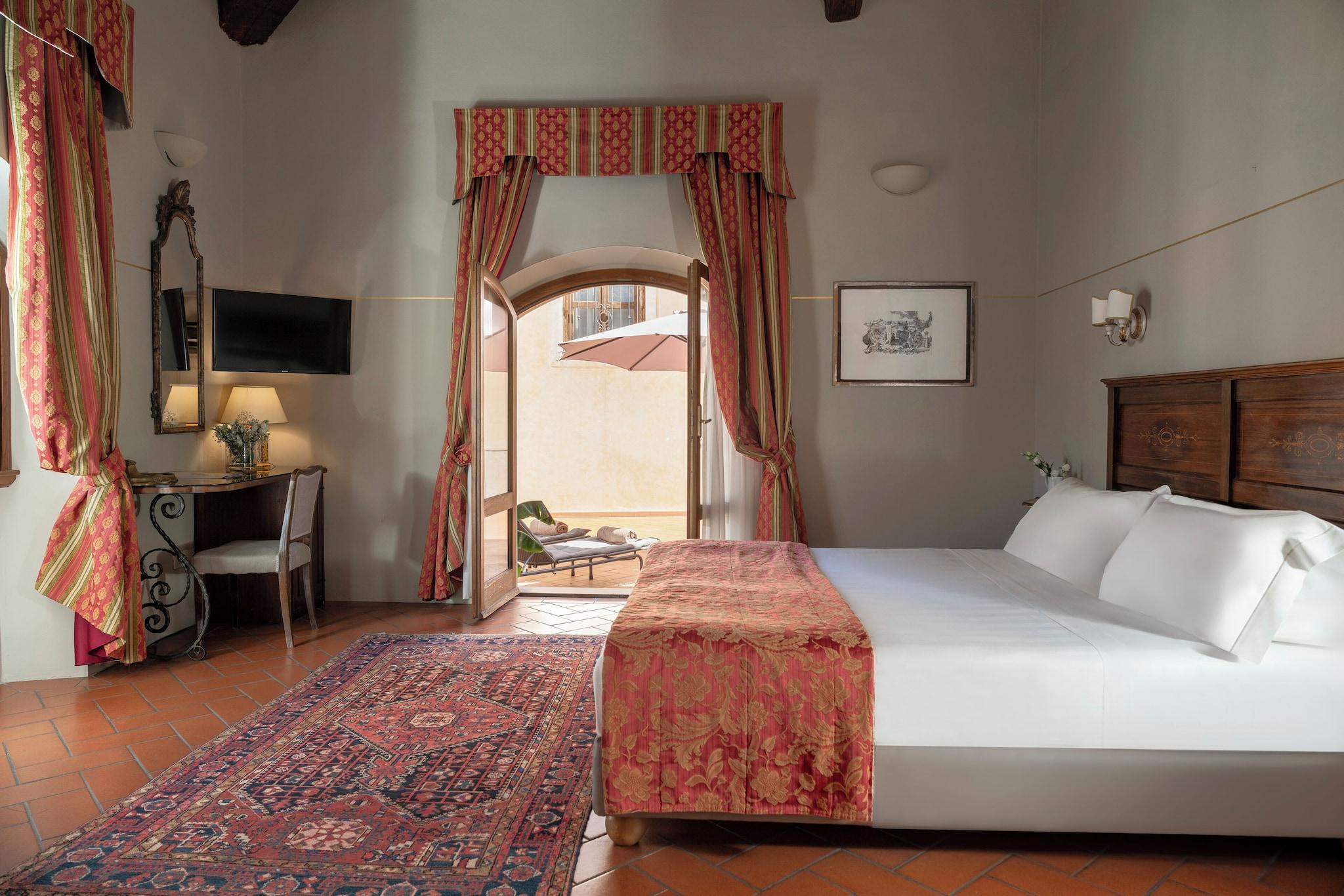 Double Deluxe One Bed